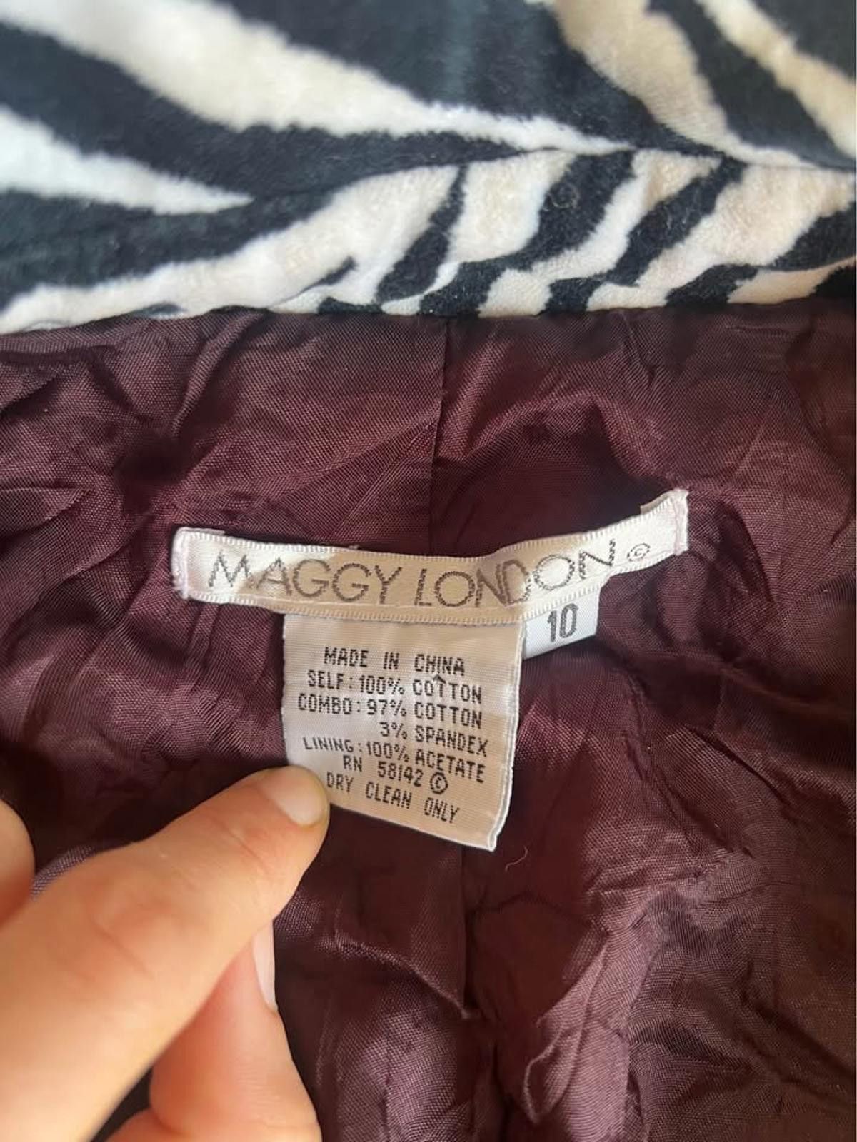 Designer Maggy London Zebra Print Blazer – Size 10 Bold Animal Print Size L / US 10 / IT 46 - 2 Thumbnail