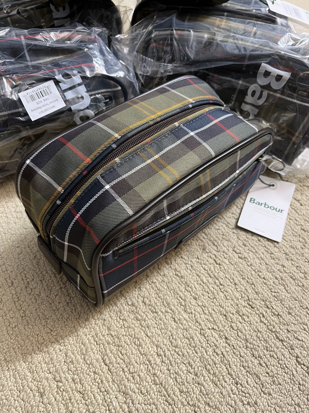 Barbour Barbour Durable Canvas & Leather Trim Tartan Washbag Size ONE SIZE - 7 Thumbnail