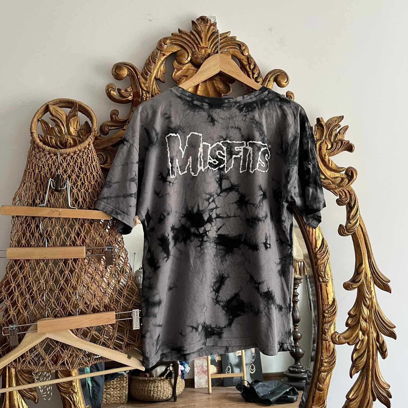 Band Tees × Misfits Misfits tshirt big logo Sz M Size US M / EU 48-50 / 2 - 2 Thumbnail