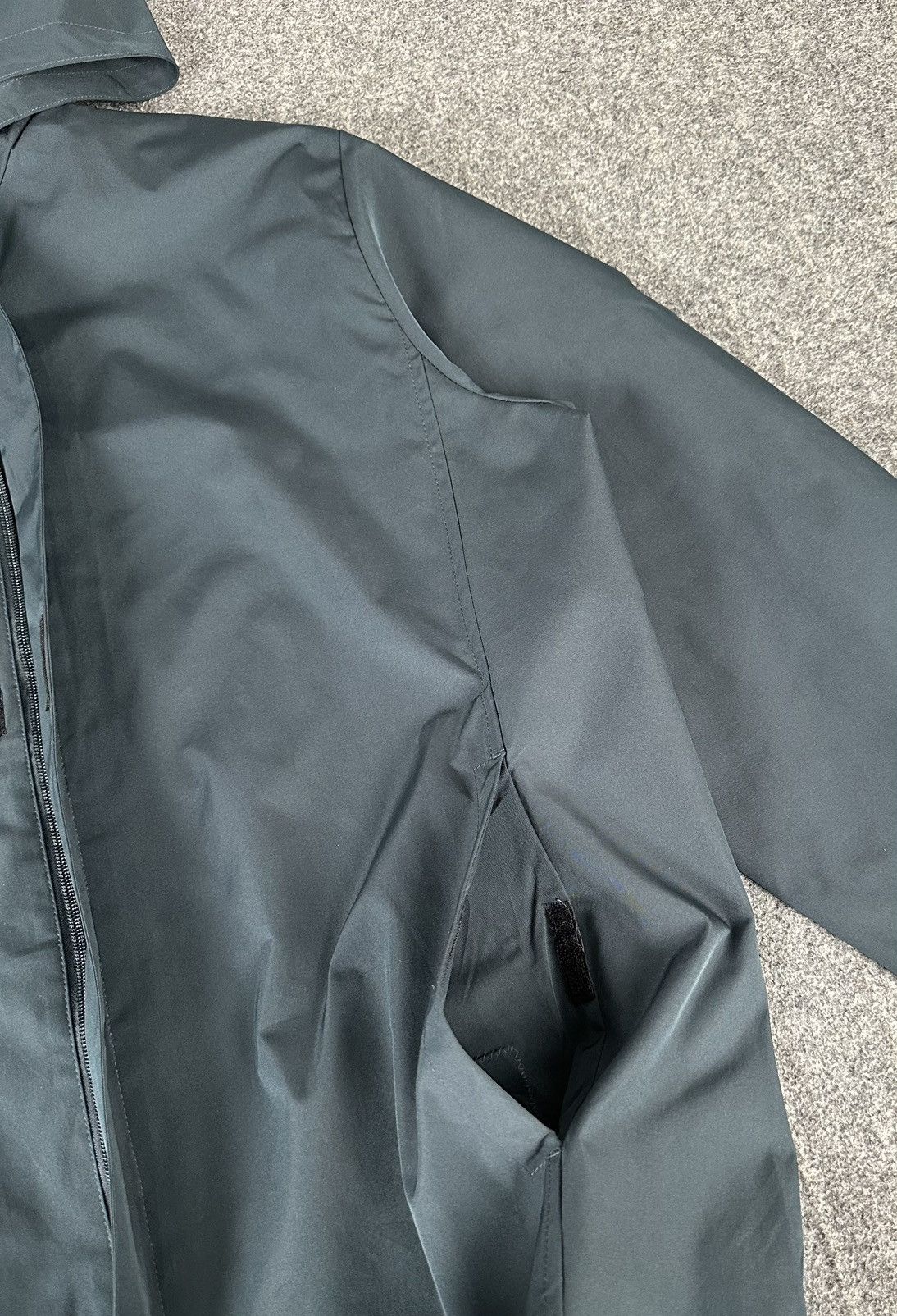 Prada Prada - Nylon PU Resin Coated Zipped Hooded Jacket - Red Tab Size US L / EU 52-54 / 3 - 8 Thumbnail
