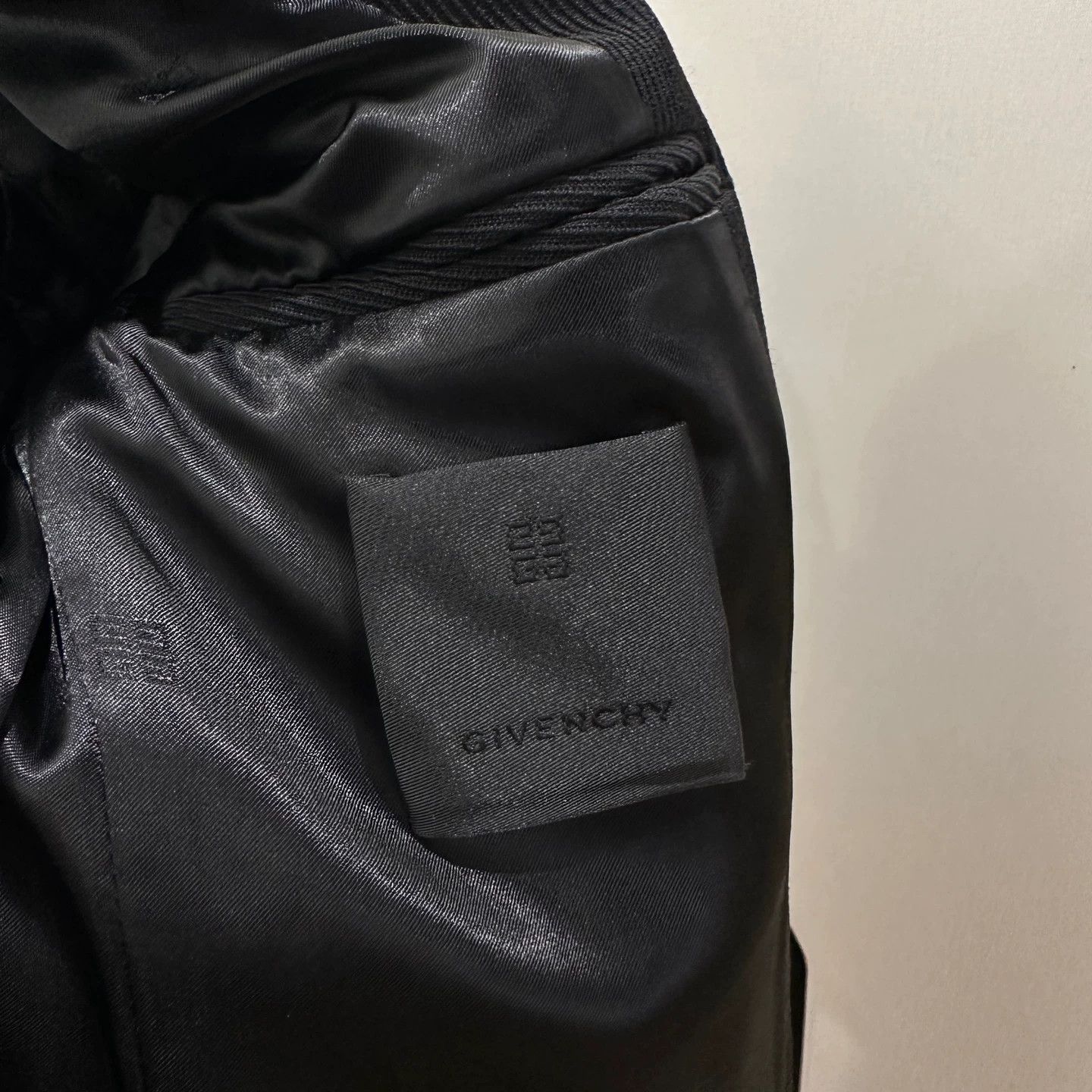 Givenchy Givenchy apr615 Lock Button Suit Jacket 38 Wool Size XS / US 0-2 / IT 36-38 - 3 Thumbnail