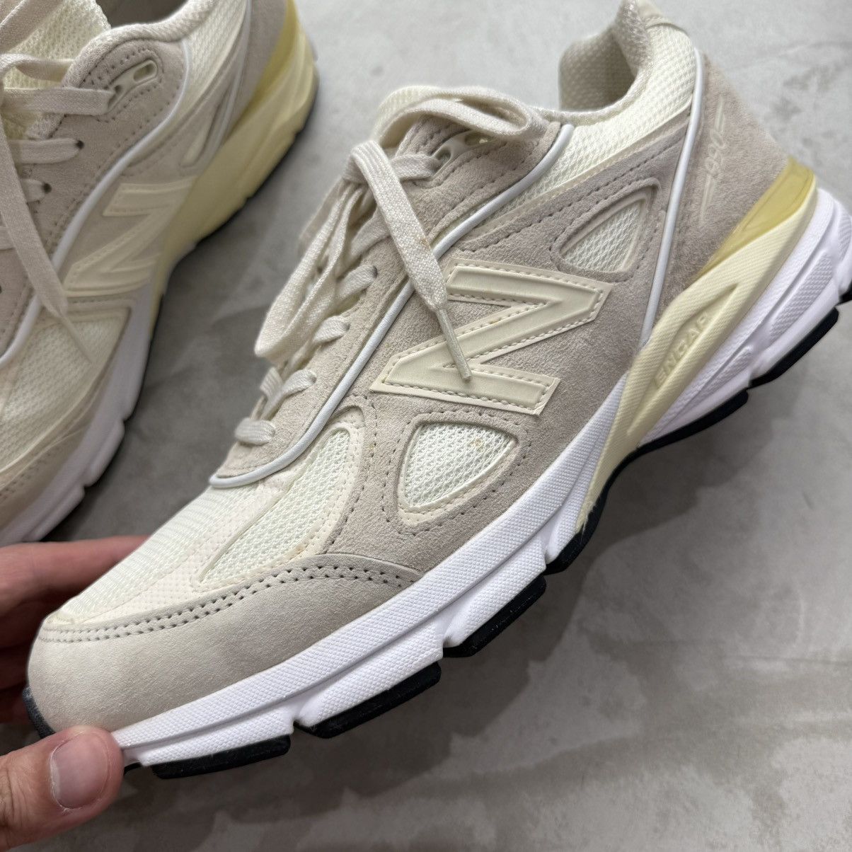 New Balance × Stussy Stussy x New Balance 990v4 Cream Size US 10.5 / EU 43-44 - 9 Thumbnail
