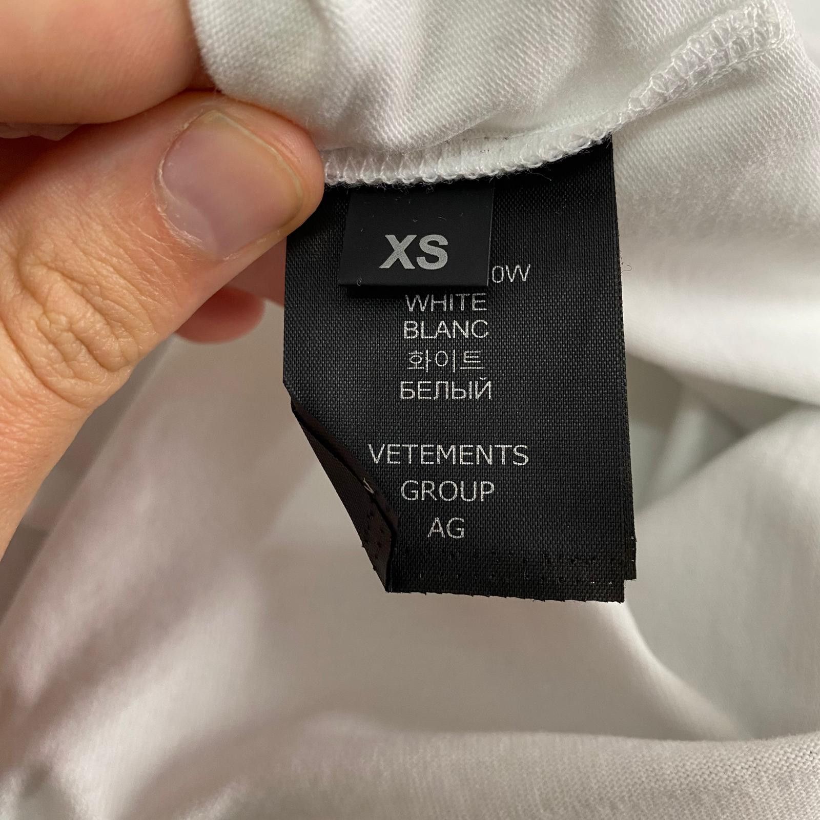 Vetements White Devil Wears Vetements Embroidered Oversized T-Shirt Size US XS / EU 42 / 0 - 6 Thumbnail