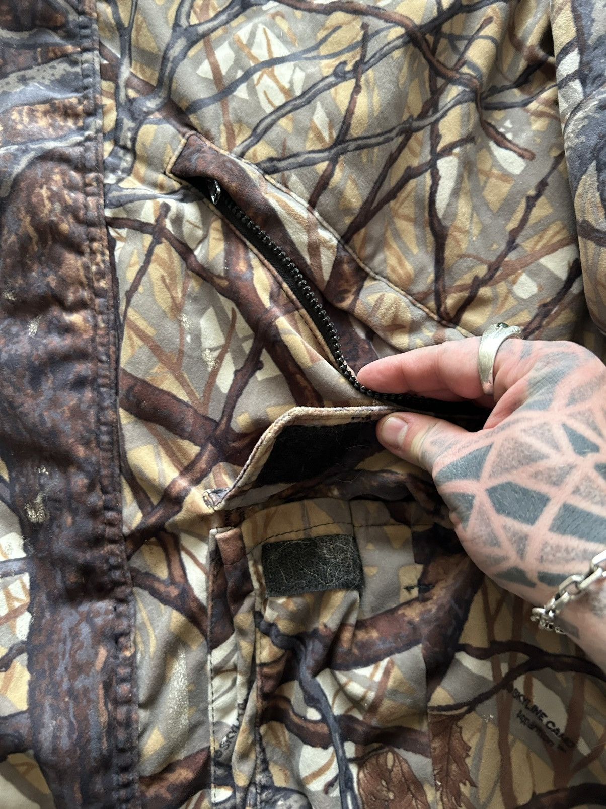 Vintage Vintage Real Tree Camo Water Proof Puffer Hunting Jacket Size US L / EU 52-54 / 3 - 4 Thumbnail