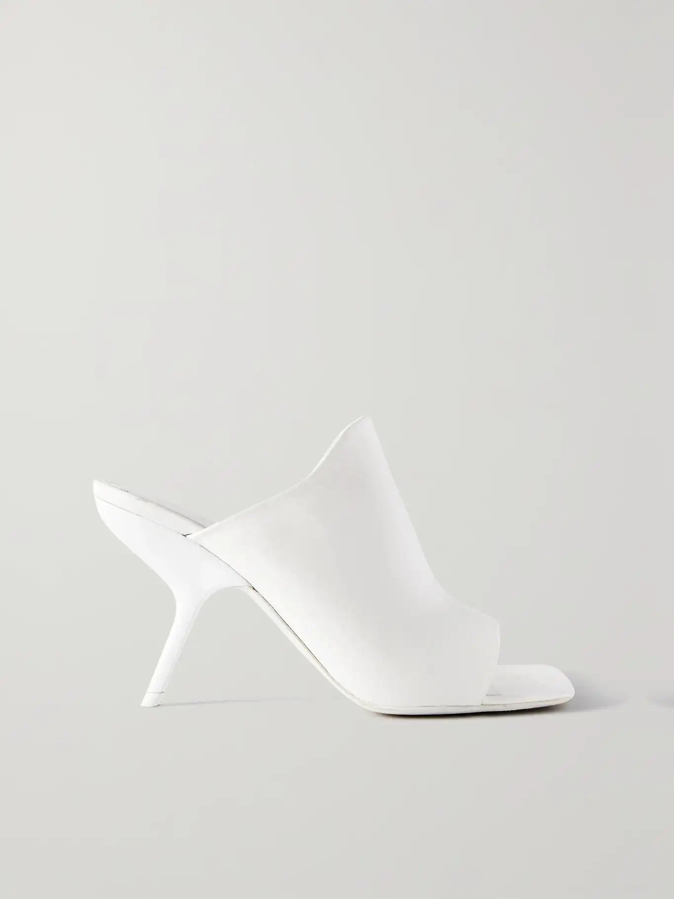 Salvatore Ferragamo o1y0426 Mules in White Size US 5.5 / IT 35.5 - 1 Thumbnail