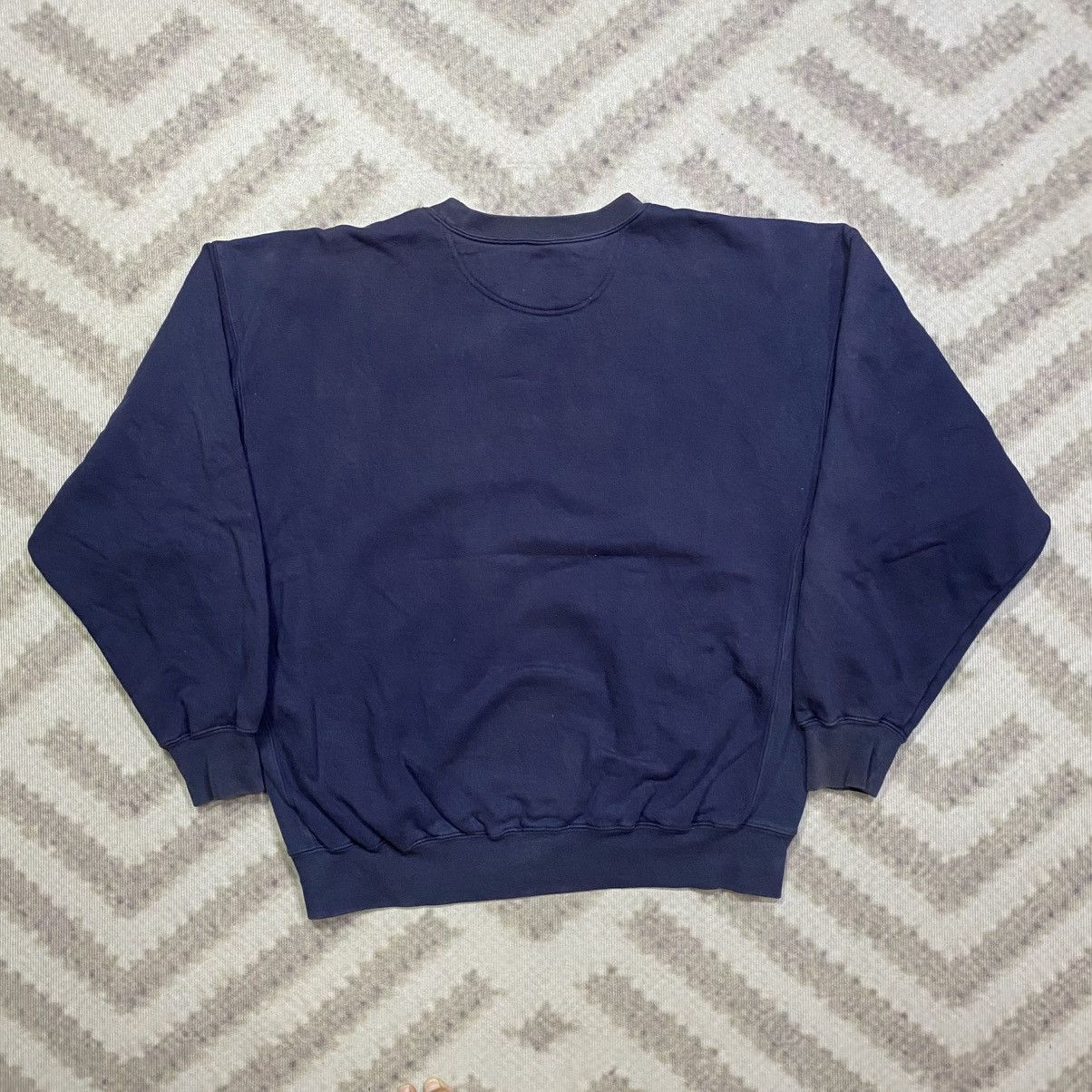 Nike Vintage Faded 90s NIKE Small Embroidered Swoosh Sweatshirt Size US L / EU 52-54 / 3 - 3 Thumbnail