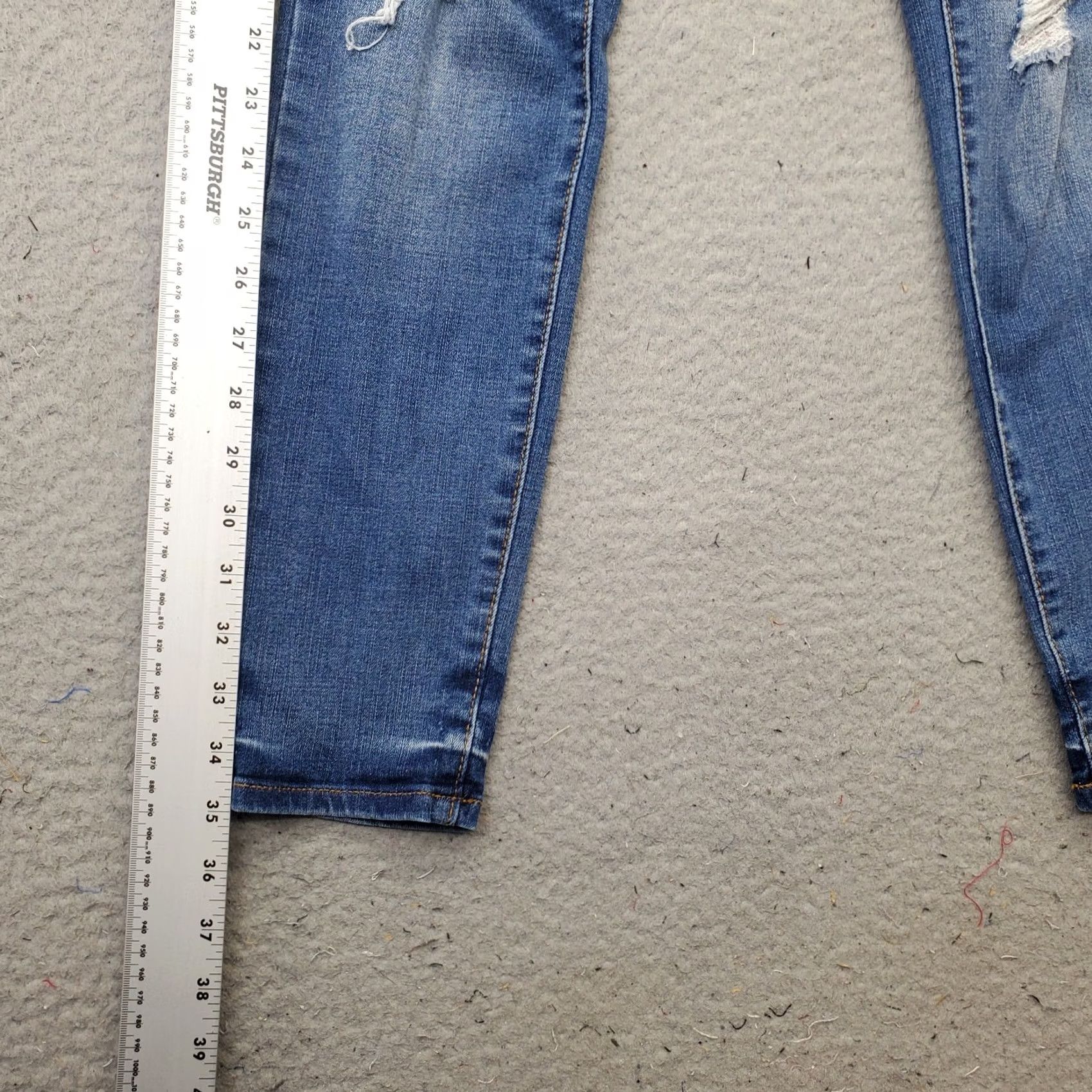 Vintage Aéropostale Jeans Womens Size 4 Blue Denim Low Rise Distressed Skinny Leg" Size 27" / US 4 / IT 40 - 3 Thumbnail