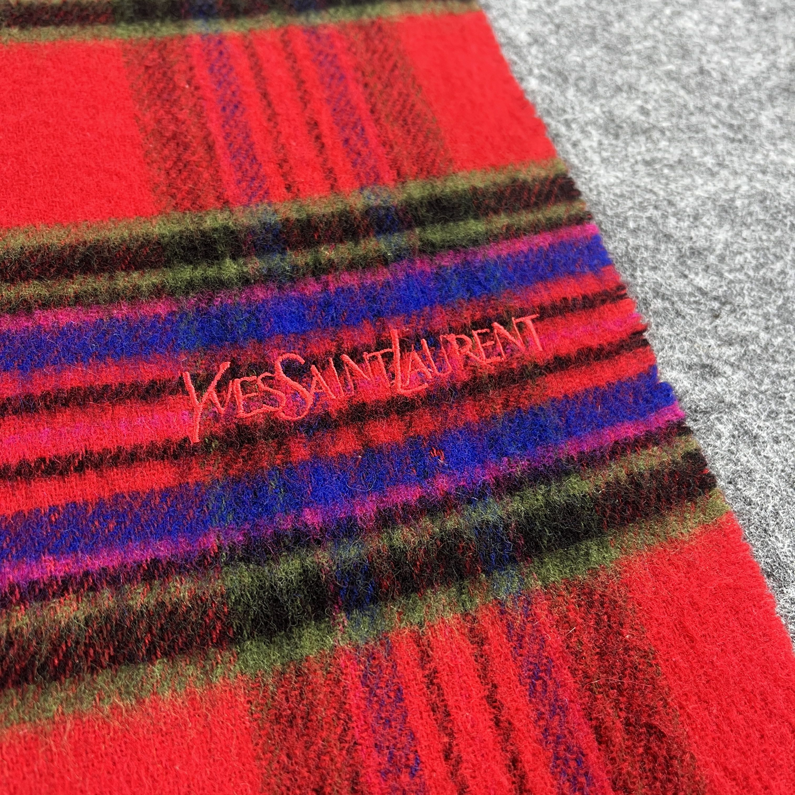 Vintage Yves Saint Laurent Scarf / Muffler / Neckwear T872 Size ONE SIZE - 3 Thumbnail