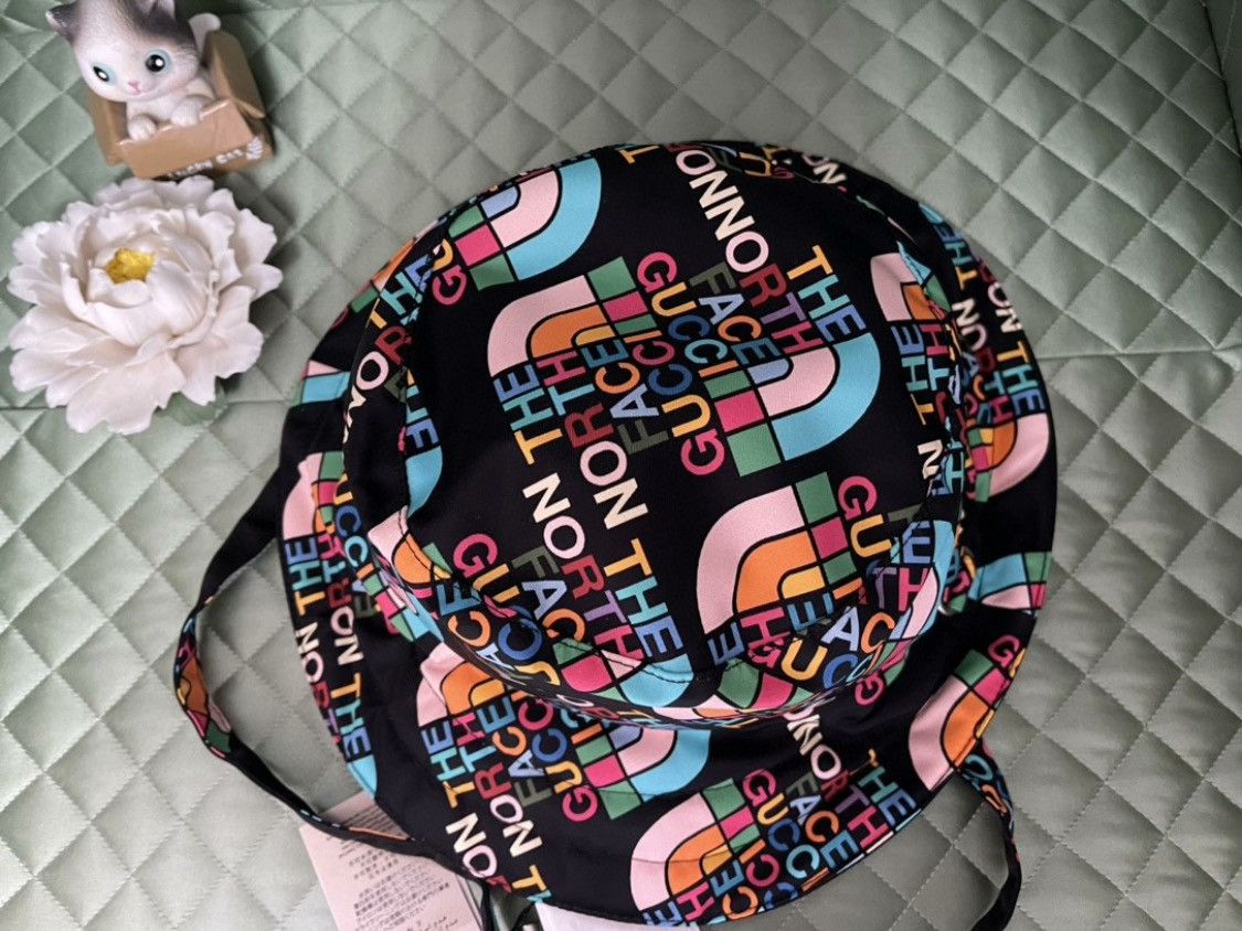 Gucci THE NORTH FACE X GUCCI REVERSIBLE BUCKET HAT Size ONE SIZE - 4 Thumbnail