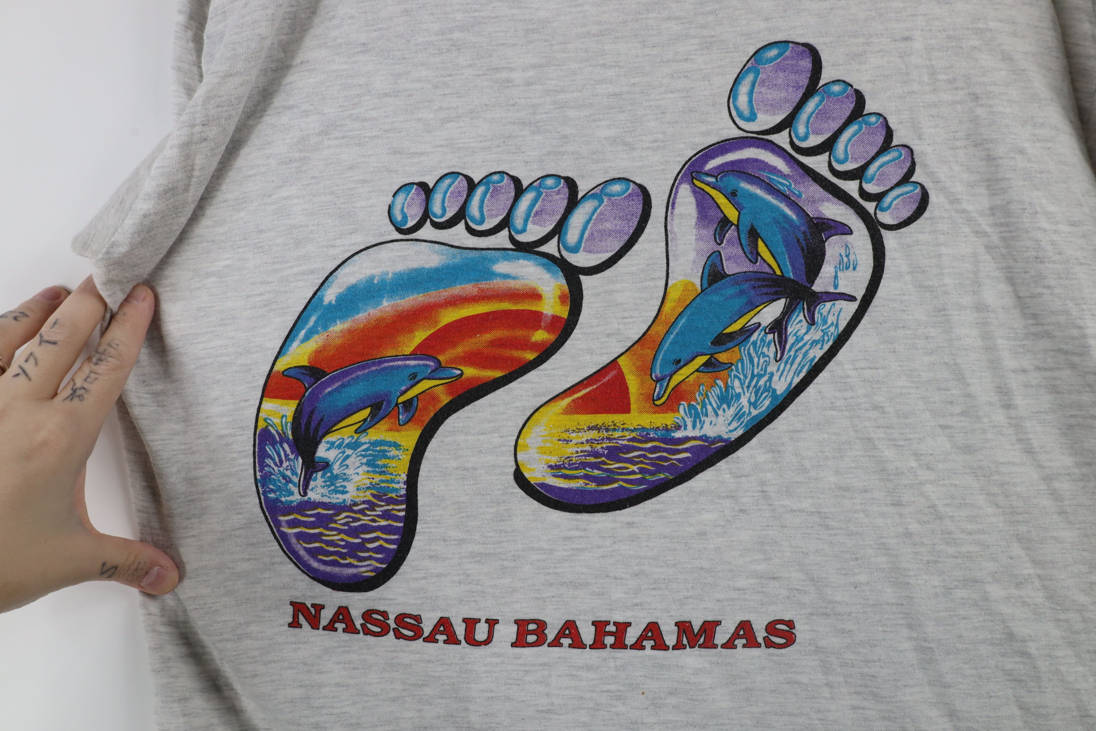 Vintage Vintage 90s Streetwear Nassau Bahamas Dolphin Beach T-Shirt Size US XL / EU 56 / 4 - 4 Thumbnail