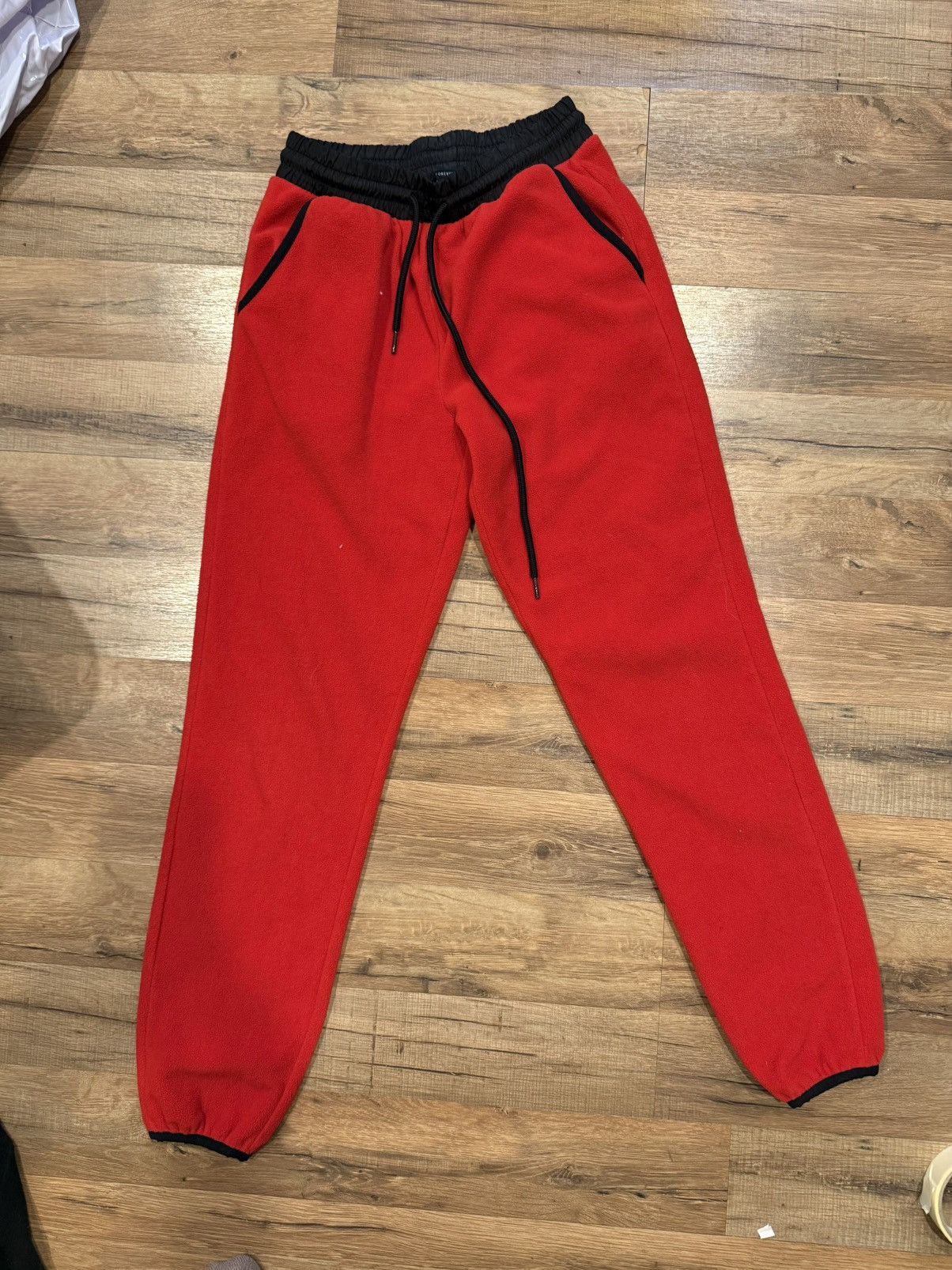 Forever 21 Red Fluffy Sweatpants Size 25" / US 0 / IT 36 - 1 Thumbnail