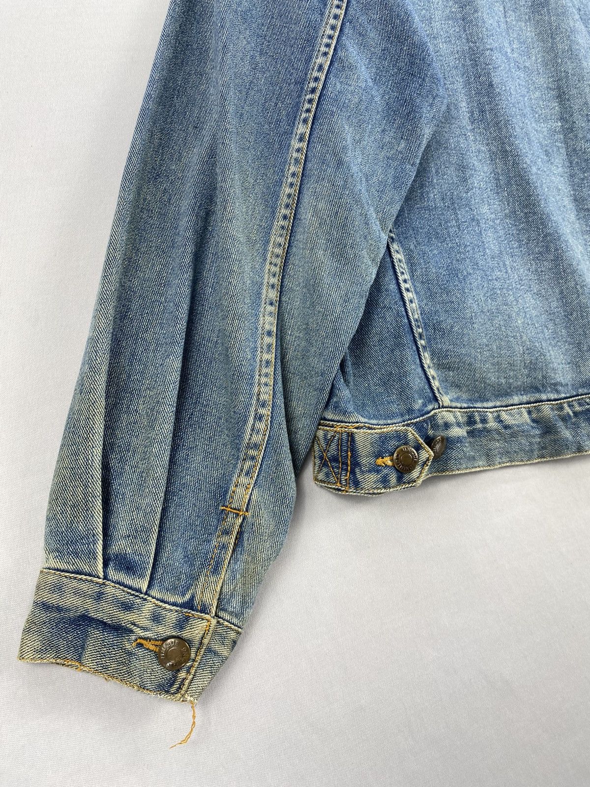 Uniqlo Vintage Uniqlo Trash Denim Trucker Jacket Size US L / EU 52-54 / 3 - 6 Thumbnail