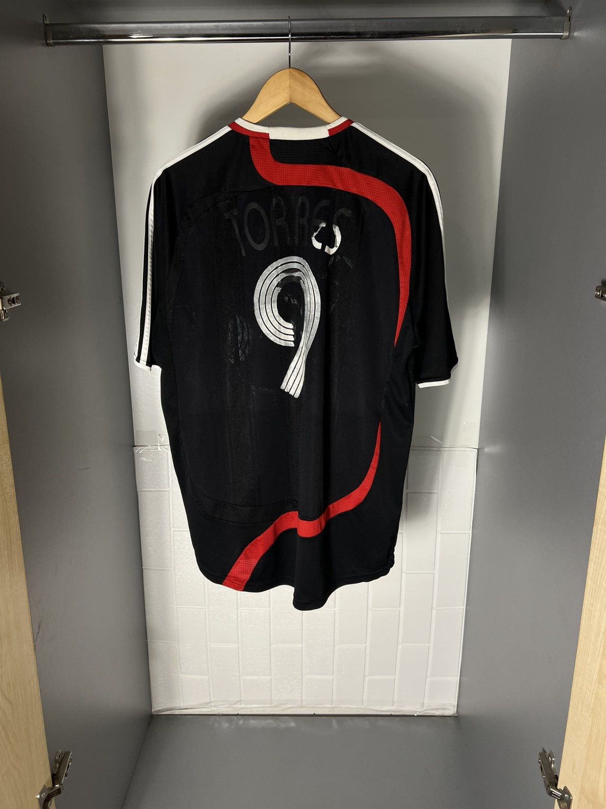 Vintage VERY RARE ADIDAS FC LIVERPOOL ENGLAND SOCCER JERSEY RETRO Size US L / EU 52-54 / 3 - 12 Thumbnail