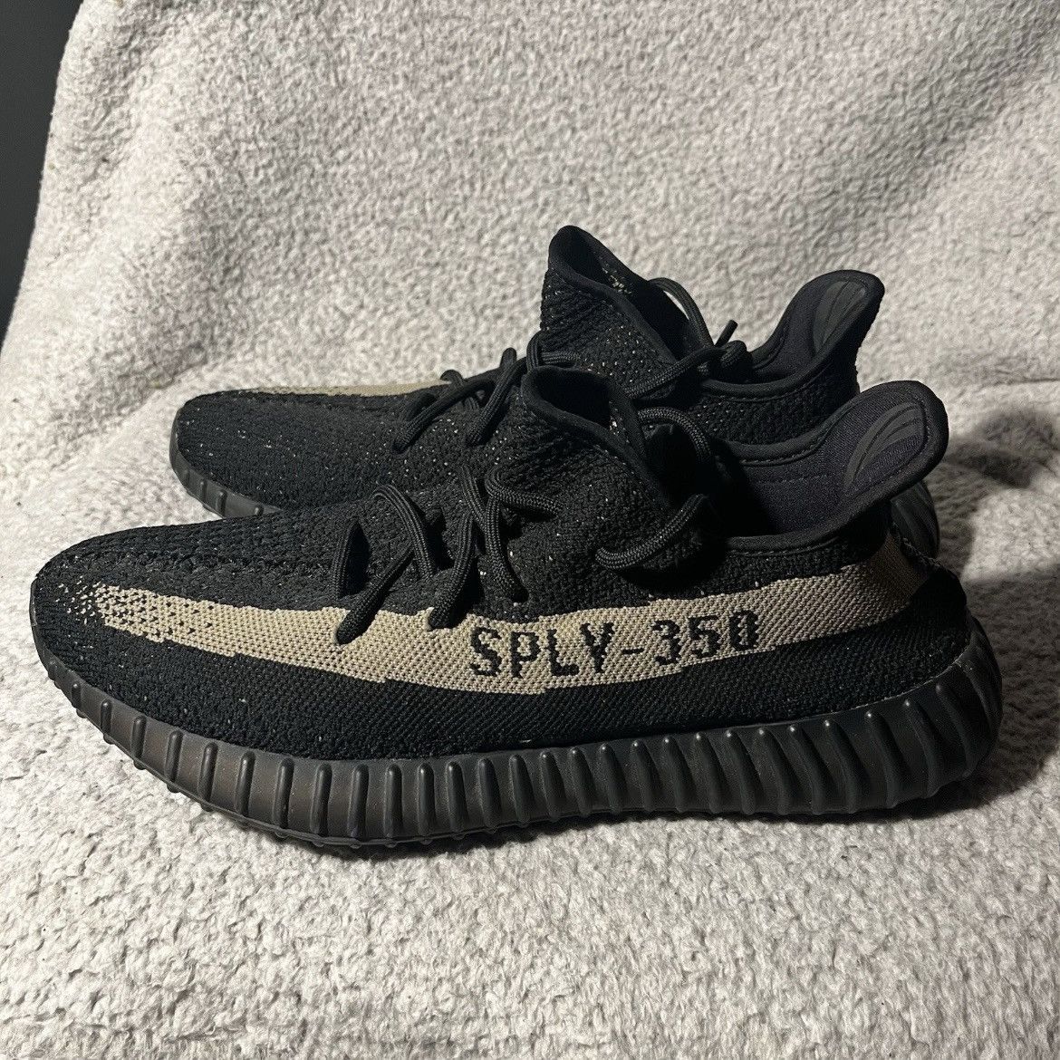 Yeezy Adidas Yeezy Boost 350 V2 Core Green 9.5 Mens Size US 9.5 / EU 42-43 - 3 Thumbnail