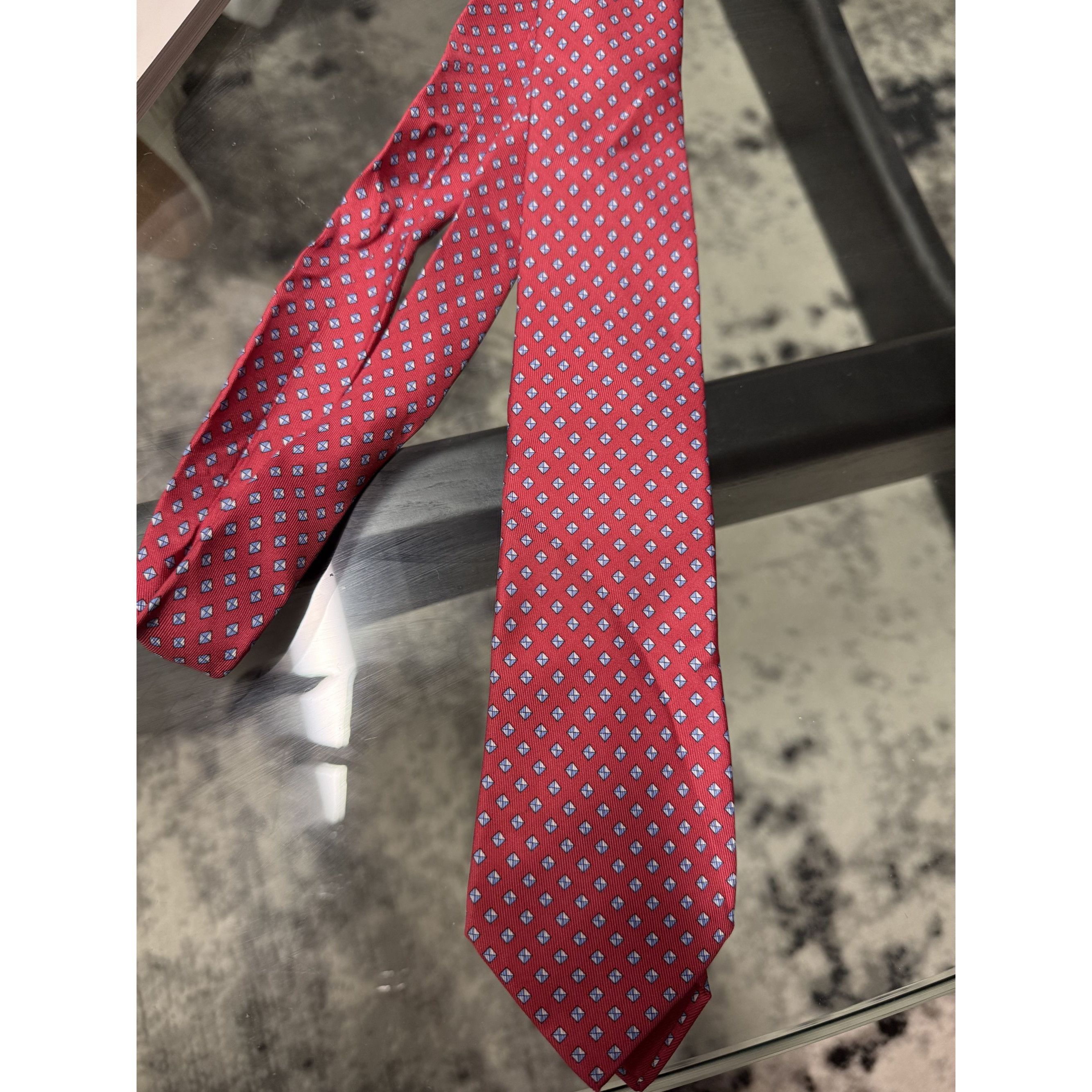 Hermes Hermès Paris Red Silk Tie With Geometric Diamond Pattern Size ONE SIZE - 4 Thumbnail