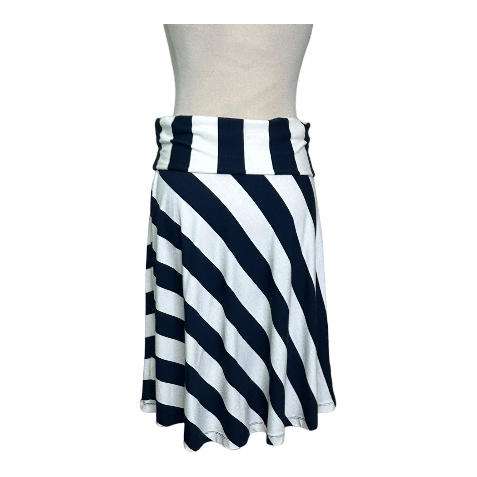 Gap Gap striped pull on nautical mini skirt size XS Size 28" / US 6 / IT 42 - 8 Thumbnail