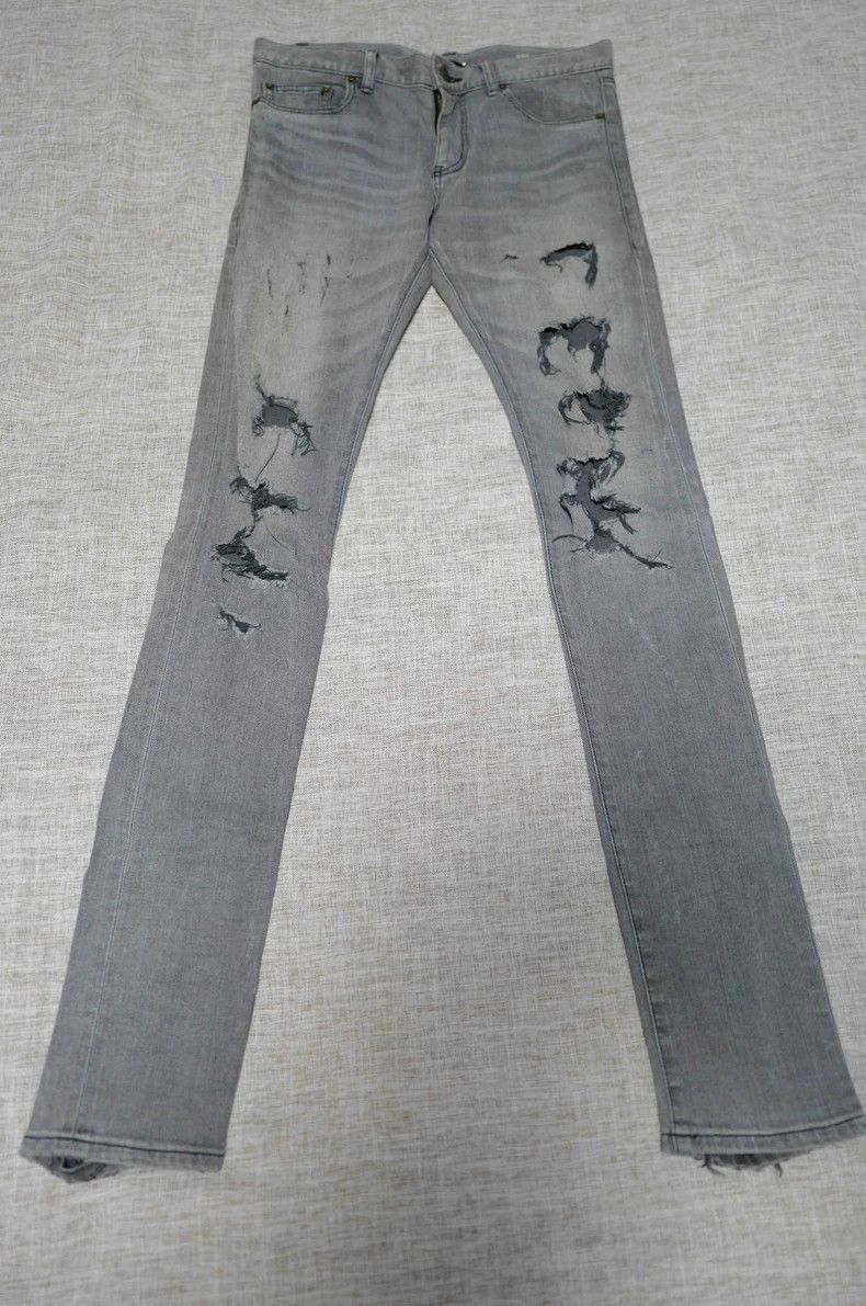 SAINTLAURENT グレー スキニーデニムin29west74 Saint Laurent Gray Distressed Denim Pants