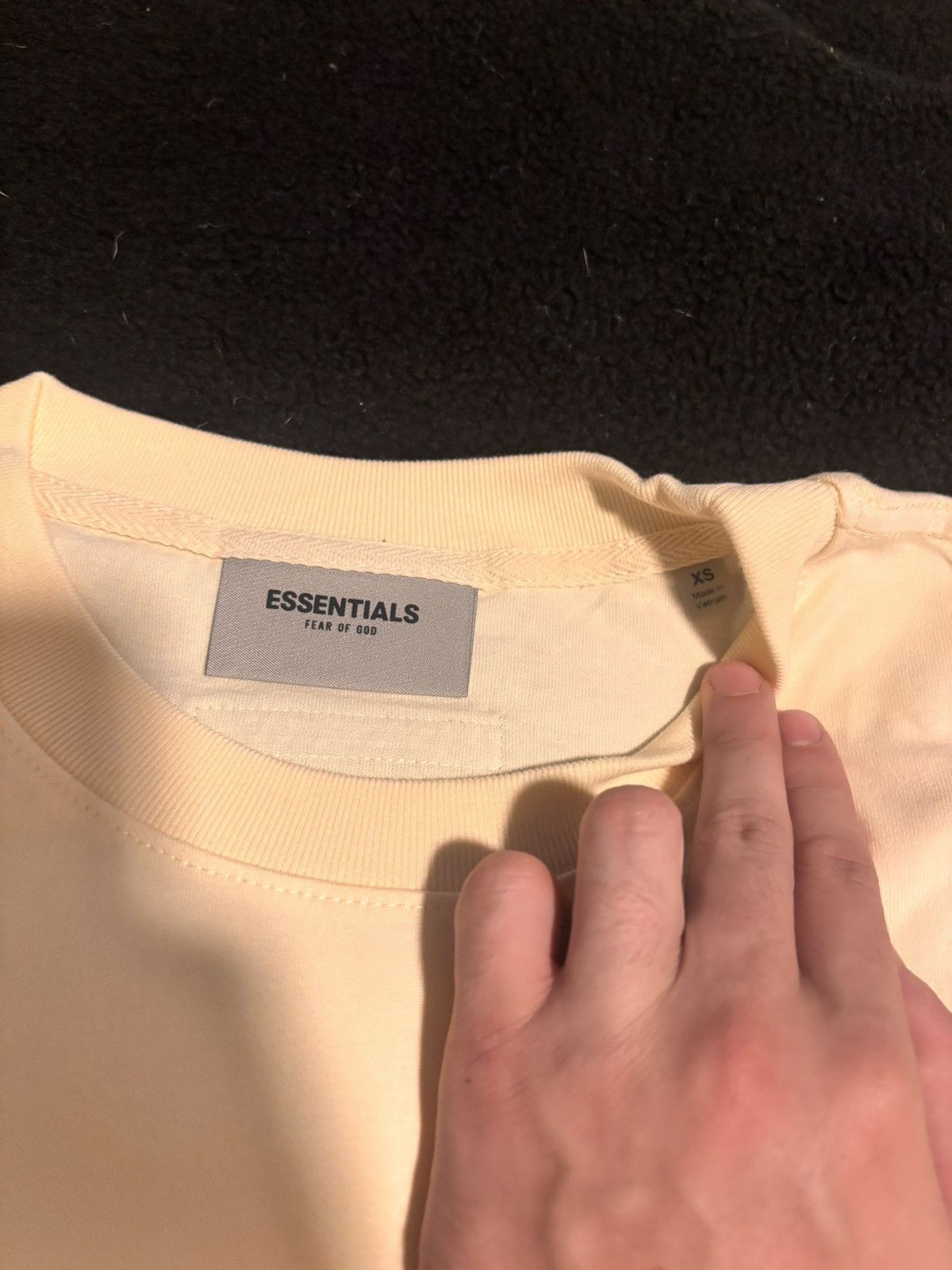 Essentials Essentials fear of god boxy tee shirt cream applique logo Size US XS / EU 42 / 0 - 5 Thumbnail