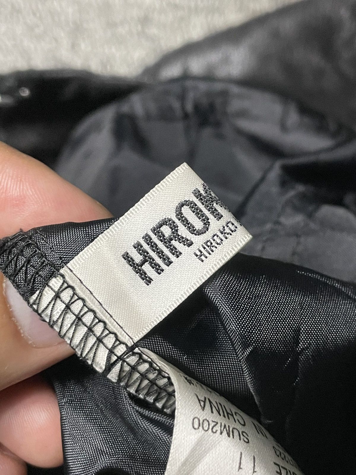 Hiroko Koshino Homme × Japanese Brand × Vintage Vintage Hiroko Koshino Leather Skirt (82) Size 26" / US 2 / IT 38 - 9 Thumbnail