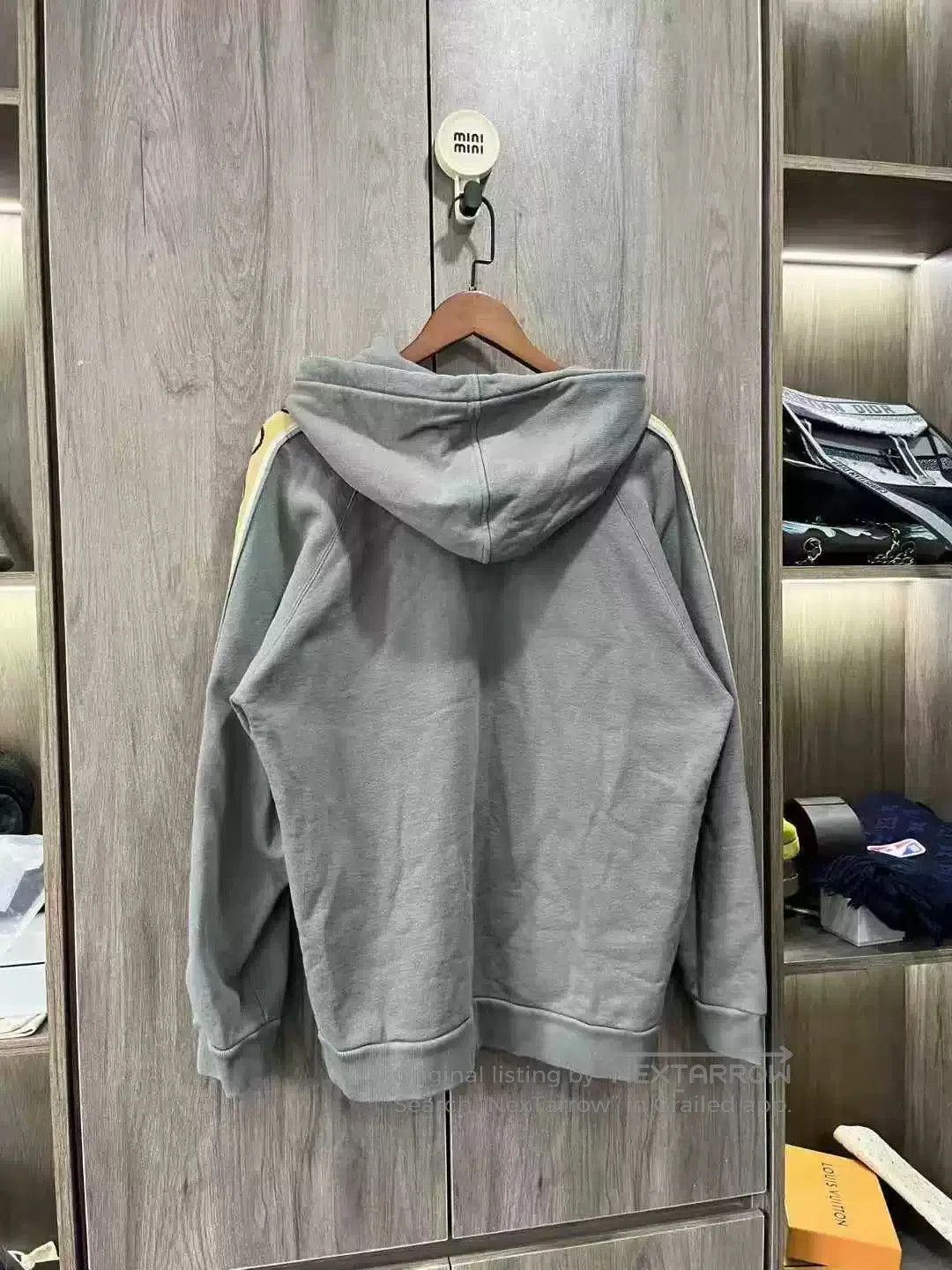 Gucci Gucci Gray Hoodie with Yellow Stripes. Size US L / EU 52-54 / 3 - 7 Thumbnail