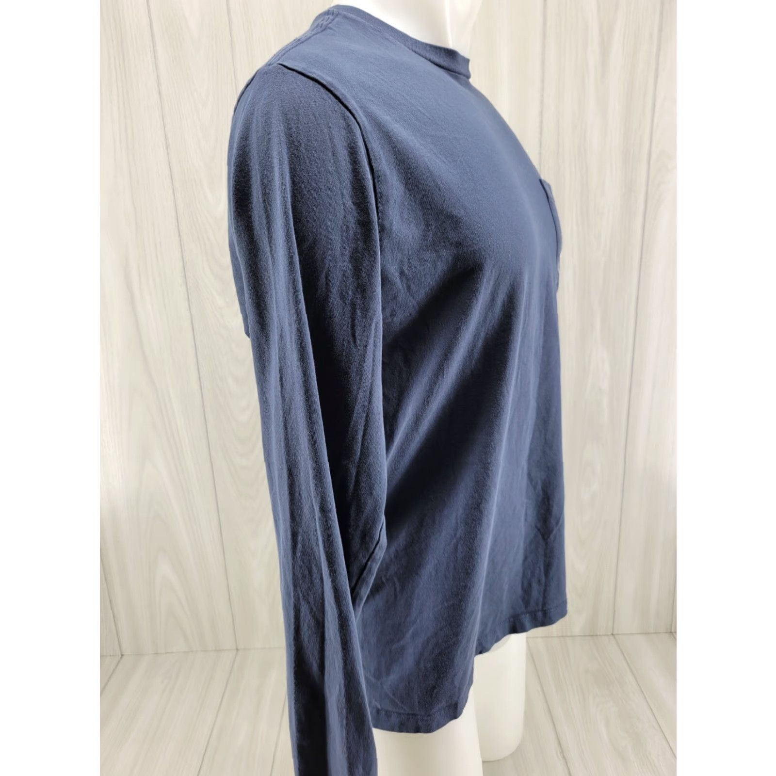 Vineyard Vines Vineyard Vines T Shirt Men’s Small Long Sleeve Pocket Blue Size US S / EU 44-46 / 1 - 5 Thumbnail