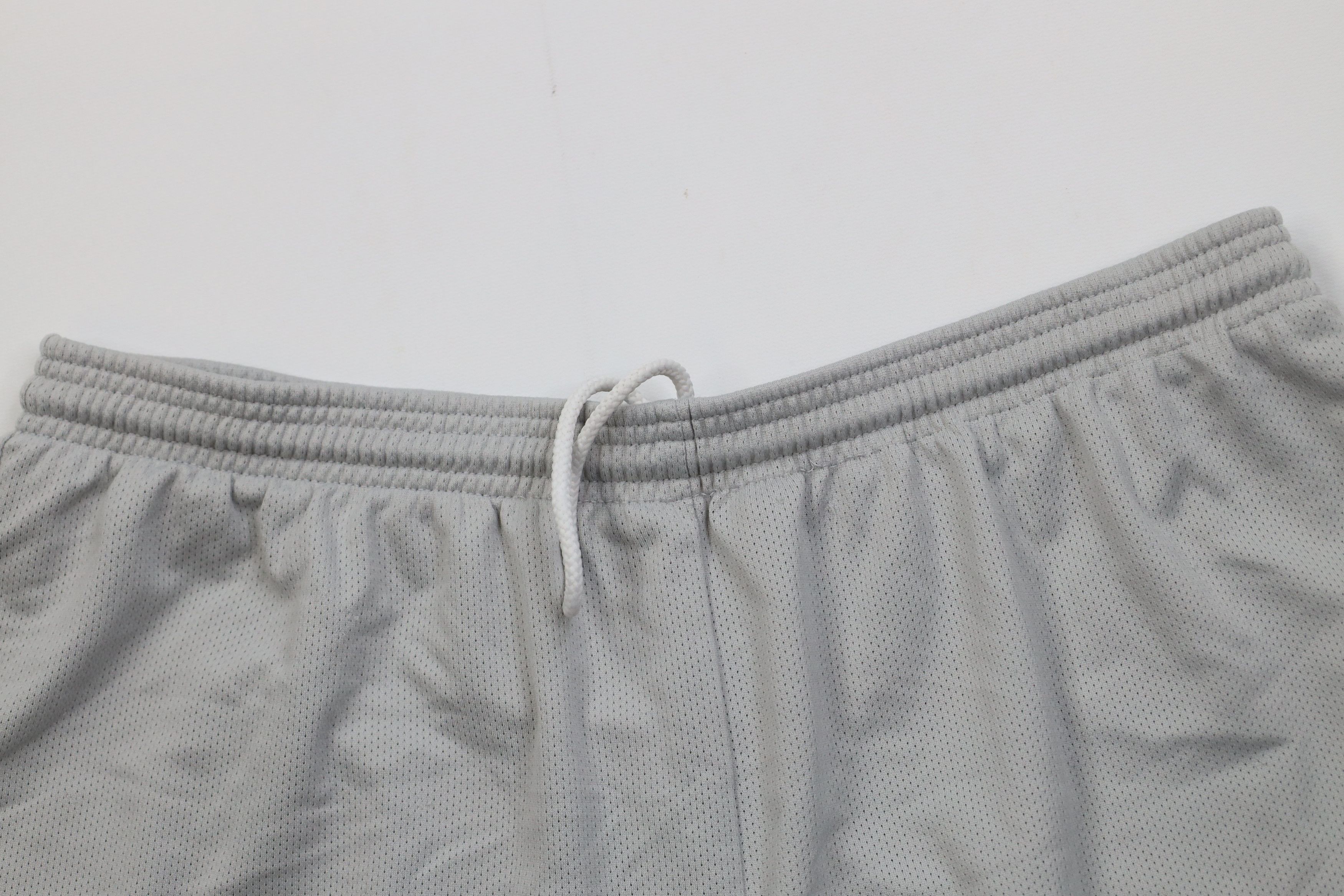 Reebok Vintage 90s Y2K Reebok Logo Above Knee Mesh Shorts Gray 4" Size US 34 / EU 50 - 2 Thumbnail