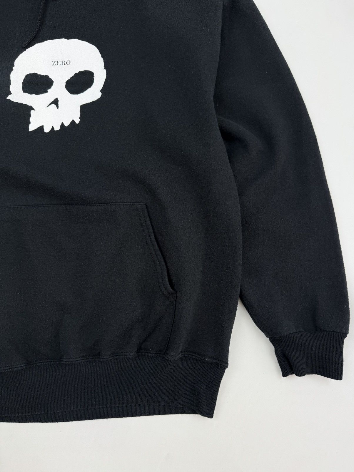 Vintage Y2K Zero Skateboarding Skull Black Hoodie Size US M / EU 48-50 / 2 - 2 Thumbnail