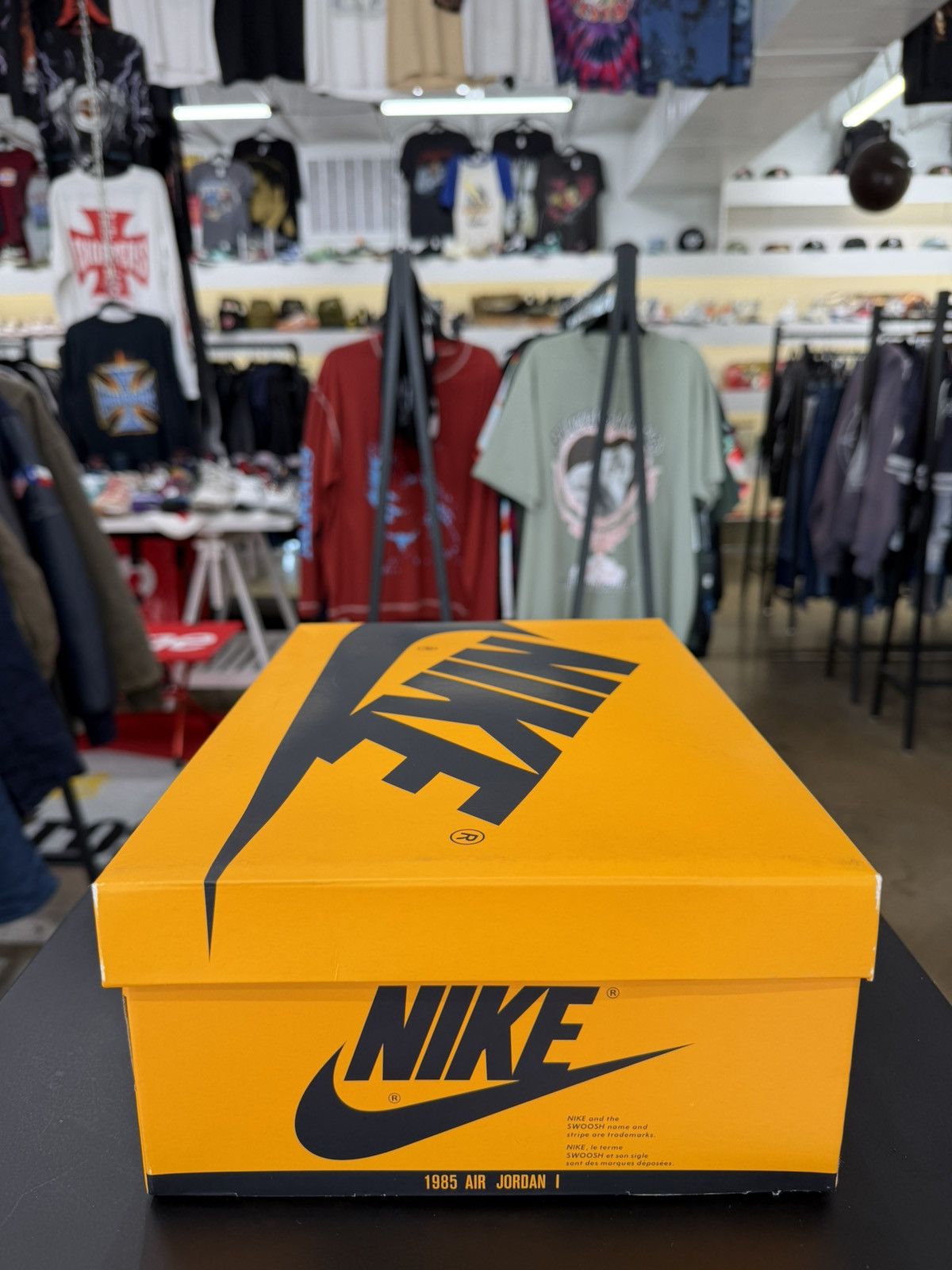 Jordan Brand Air Jordan 1 Taxi Size 9 (2022) Size US 9 / EU 42 - 15 Thumbnail