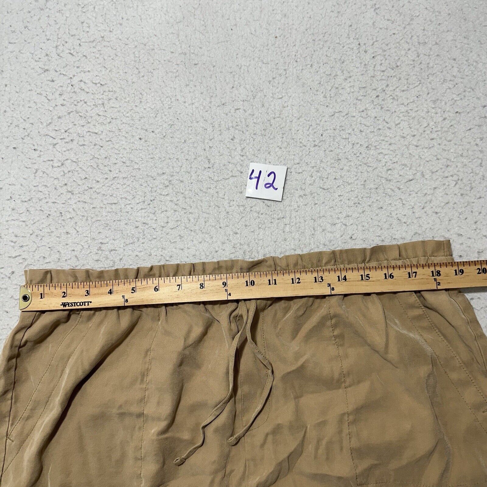 Old Navy Old Navy XL Drawstring Shorts 5" Inseam High Rise Stretch Size 40" / US 18 - 10 Thumbnail