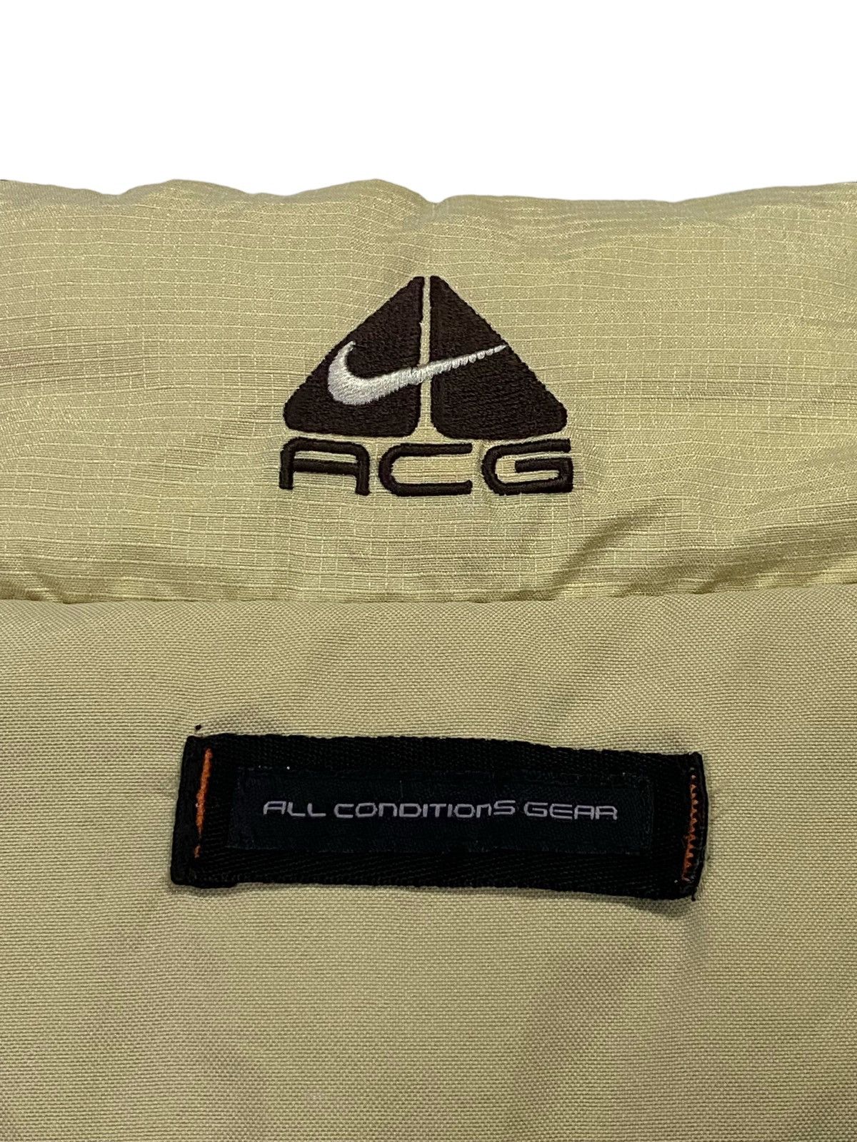 Nike ACG Vintage 90s Nike ACG Down Puffer Vest Size US XL / EU 56 / 4 - 14 Thumbnail