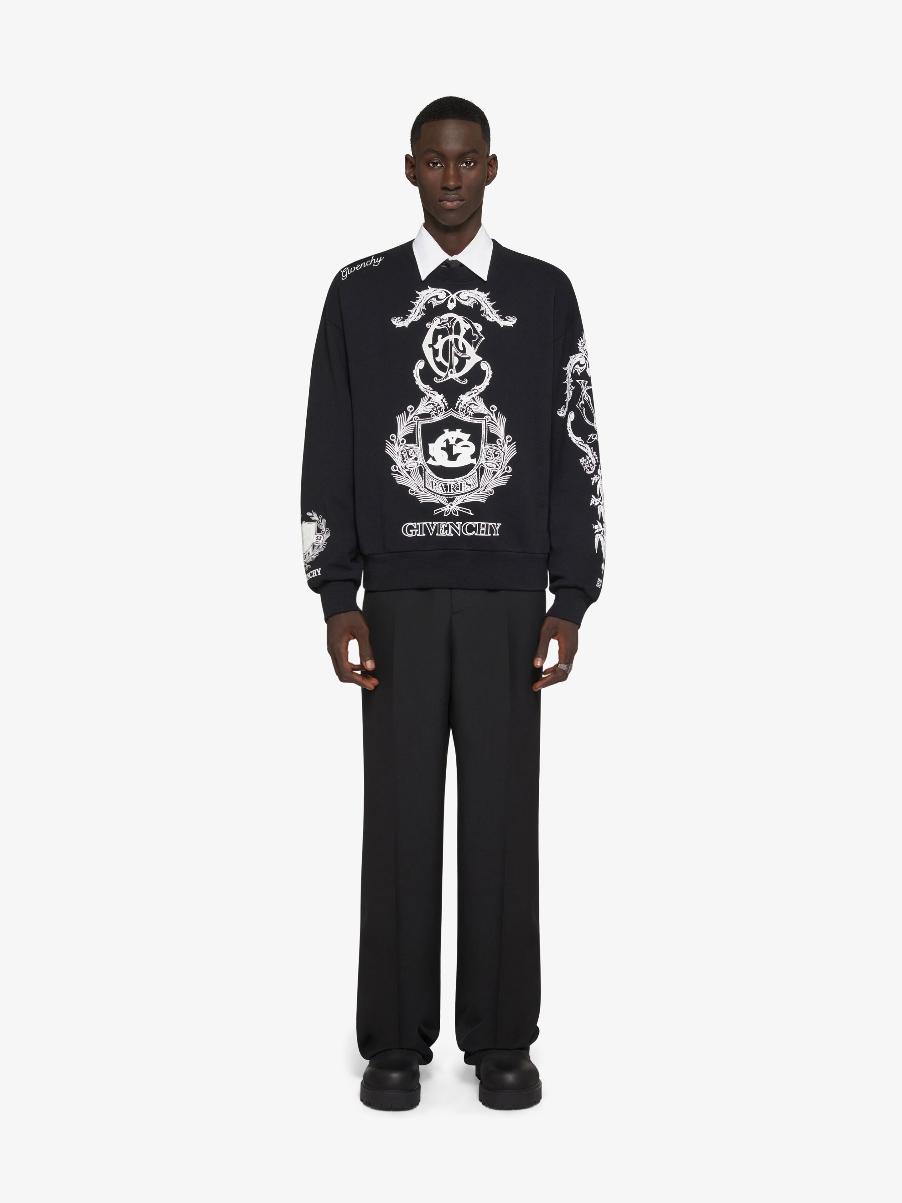 Givenchy o1w1db10325 Boxy Fit Sweatshirt in Black Size US XS / EU 42 / 0 - 3 Thumbnail