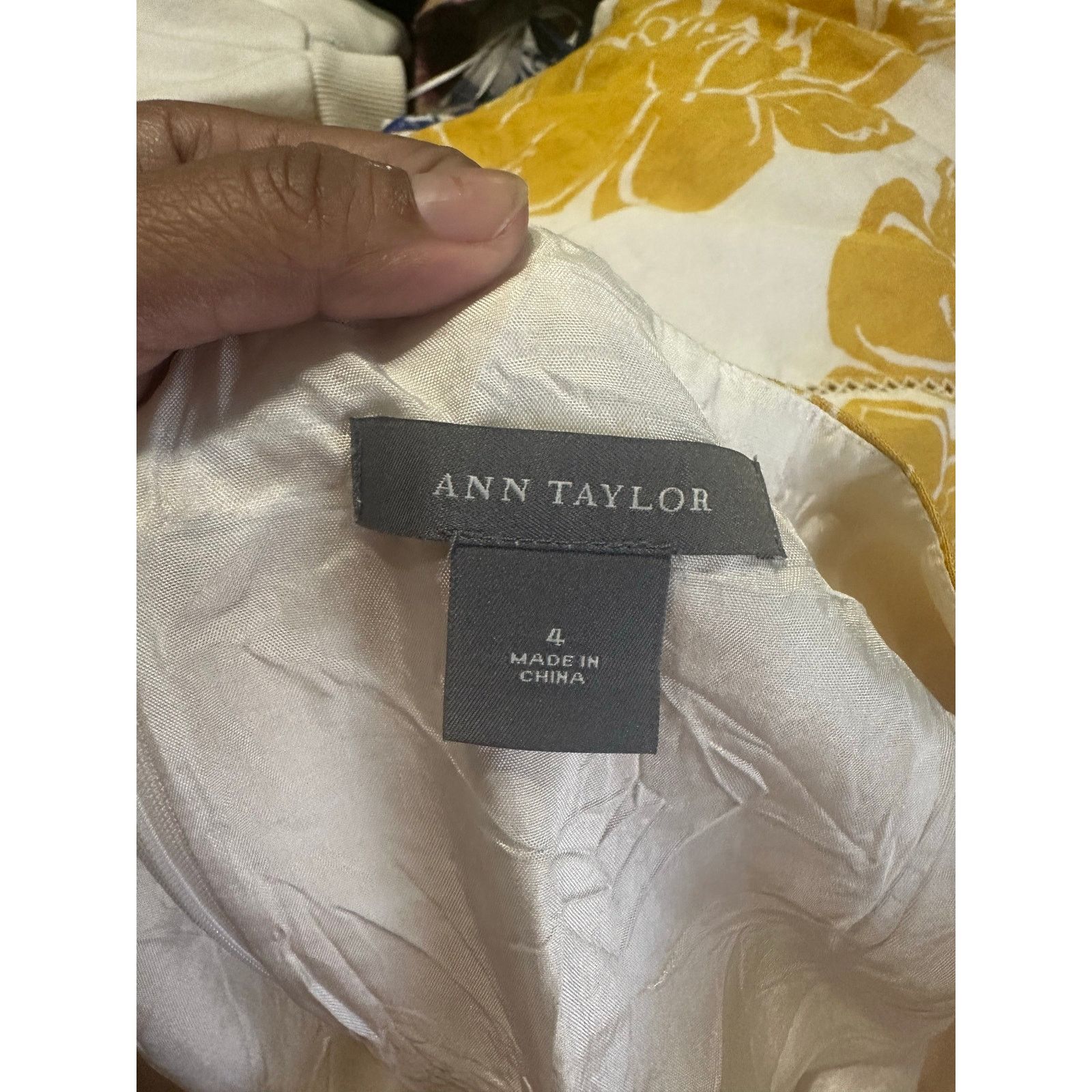 Ann Taylor Ann Taylor Marigold Yellow Floral Fit and Flare Skirt Size 27" / US 4 / IT 40 - 5 Thumbnail