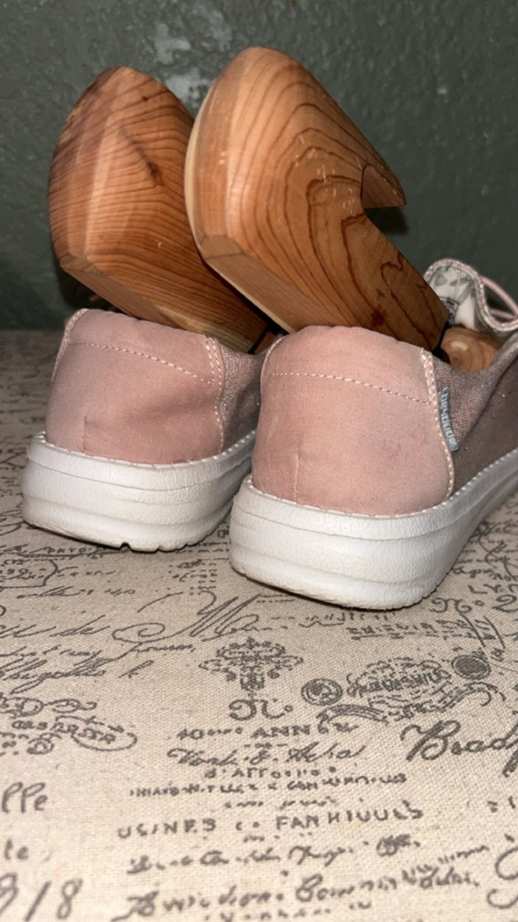 Other Women's Hey Dude Pink Sparkling Wendy Flats & Loafers Size 6 Size US 6 / IT 36 - 3 Thumbnail