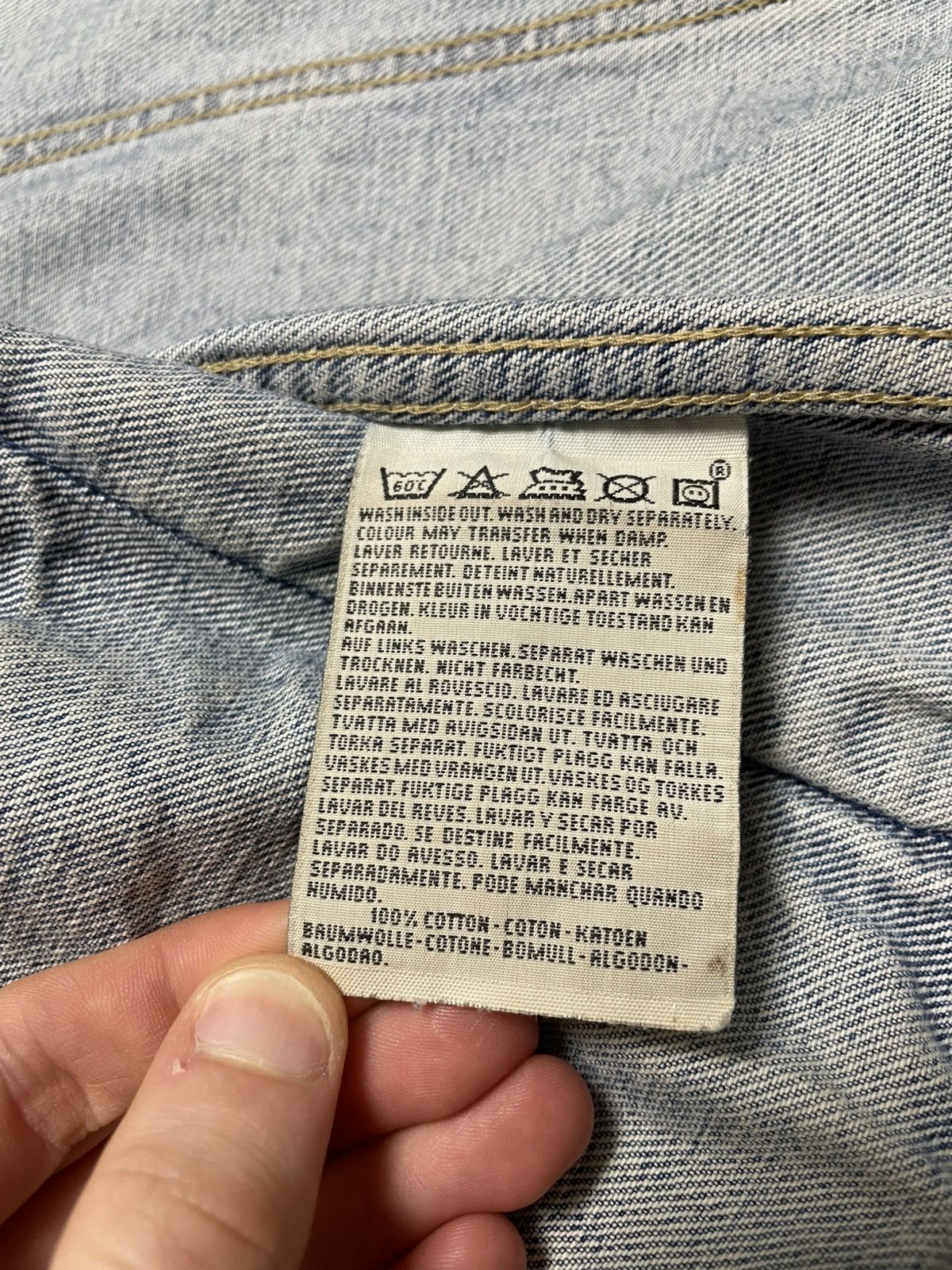 Levi's Vintage Clothing Vintage 92s Levis Blue Distressed Denim Jacket Made In Italy Size US S / EU 44-46 / 1 - 17 Thumbnail