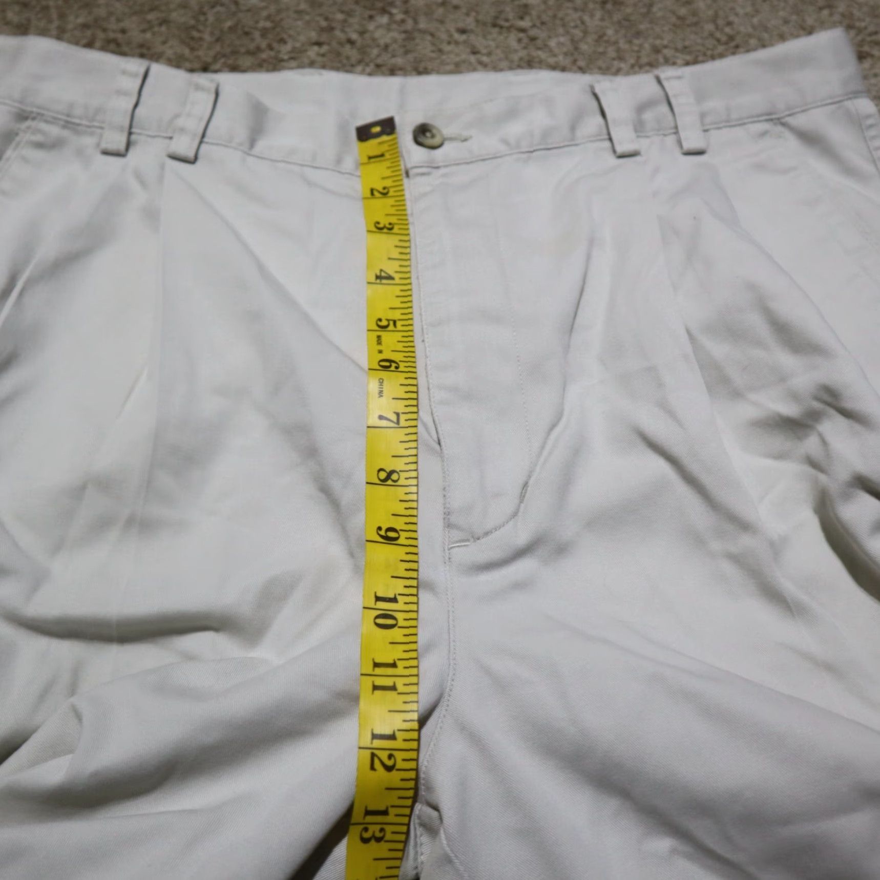 Vintage Greg Norman Shorts Chino Men 36 Beige Pleated Front Pockets Cargo Pocket Vintage: No Size US 36 / EU 52 - 7 Thumbnail