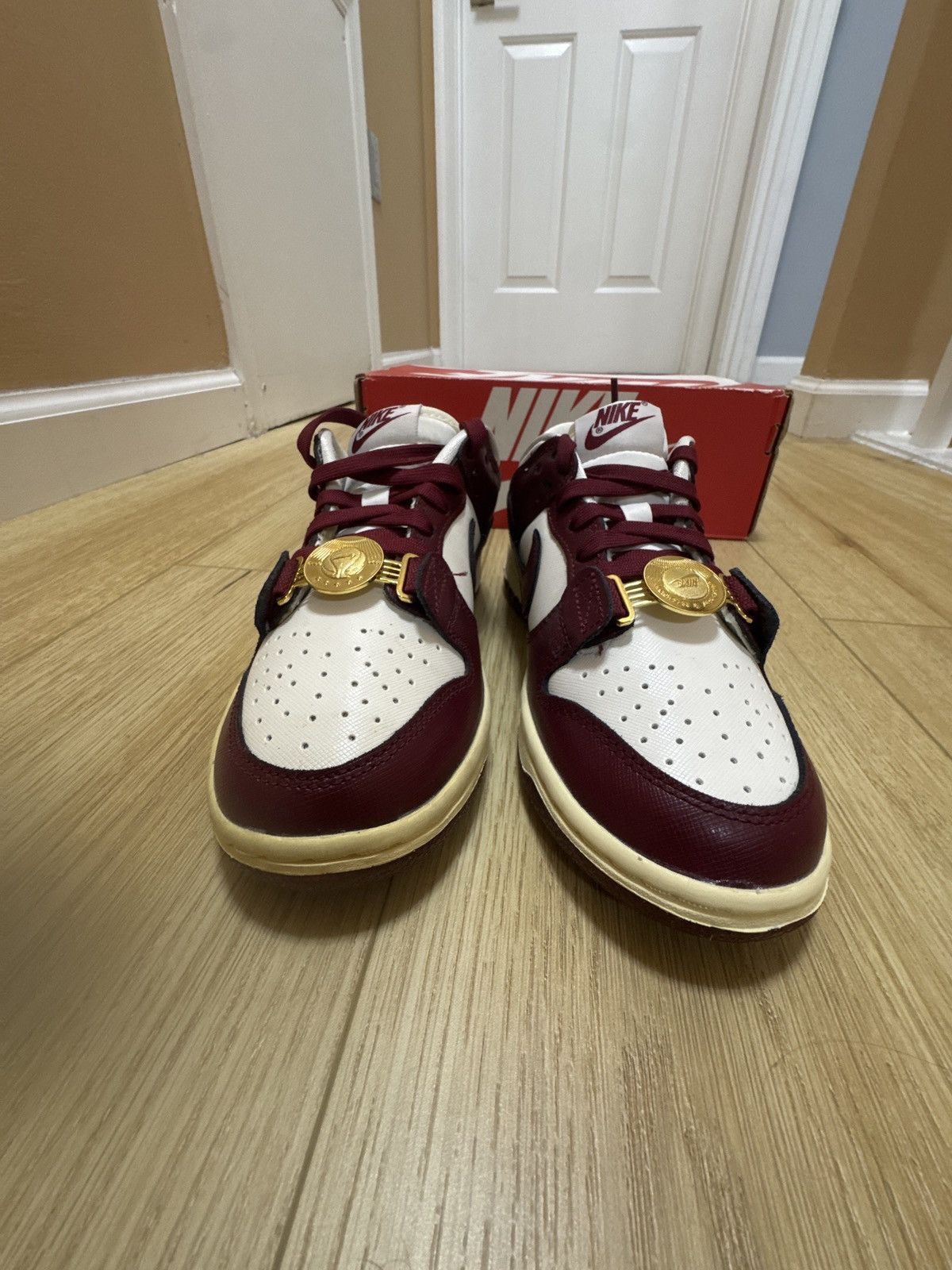 Nike 👟 Nike Dunk Low SE Sisterhood W5/M3.5 BNIB ✨ Gold Detail 💛 Size US 5 / IT 35 - 4 Thumbnail