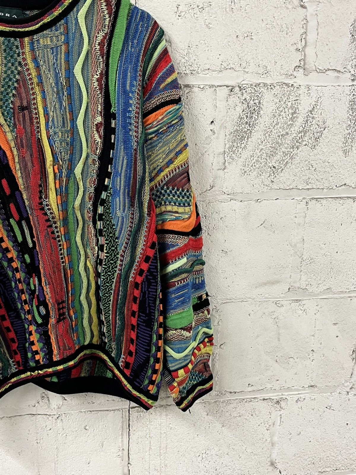Coogi Coogi style tundra 3d knit sweater rare streetwear hype Size US XL / EU 56 / 4 - 4 Thumbnail