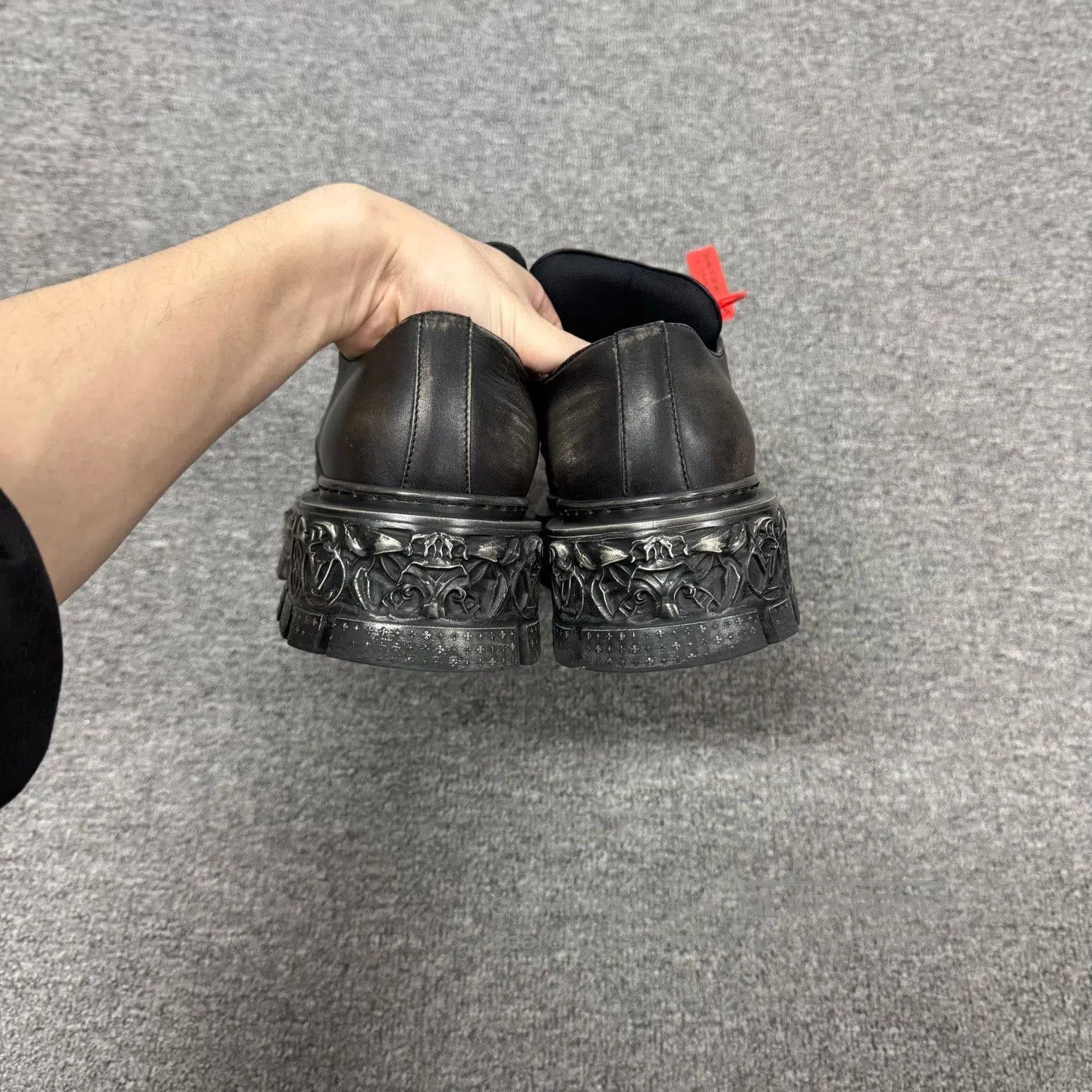 Louis Vuitton Louis Vuitton Stained and aged appearance; thick-soled car Size US 10 / EU 43 - 5 Thumbnail