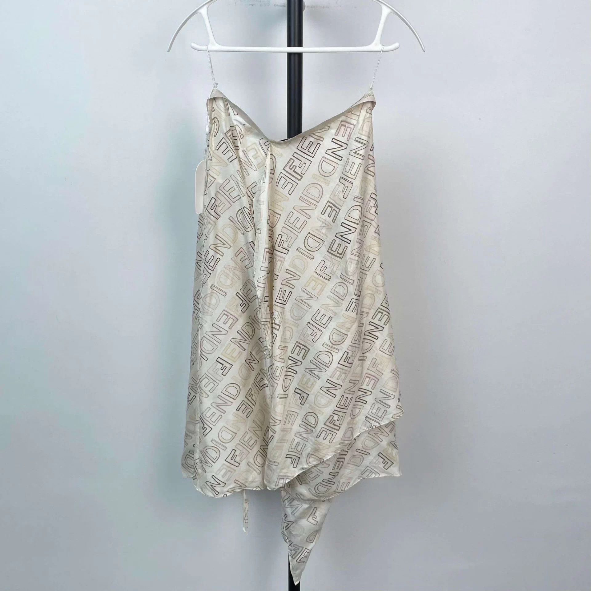 Fendi Fendi Letter Print Asymmetric White Skirt Size 36 Size 26" / US 2 / IT 38 - 2 Thumbnail
