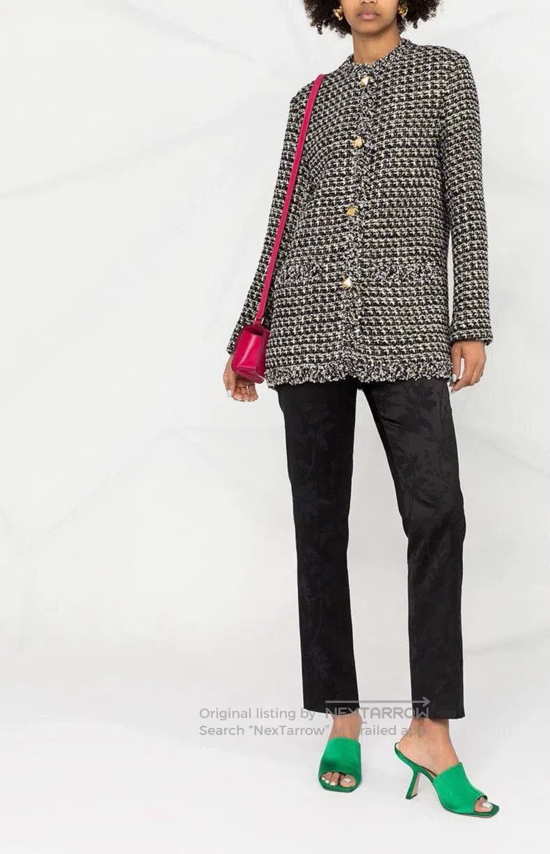 Valentino Valentino The main line is a small fragrant jacket Size M / US 6-8 / IT 42-44 - 9 Thumbnail