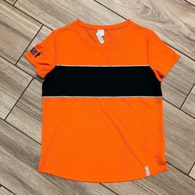 Under Armour Under Armour Workout Shirt Orange Women Medium Run (G-30) Size M / US 6-8 / IT 42-44 - 2 Thumbnail