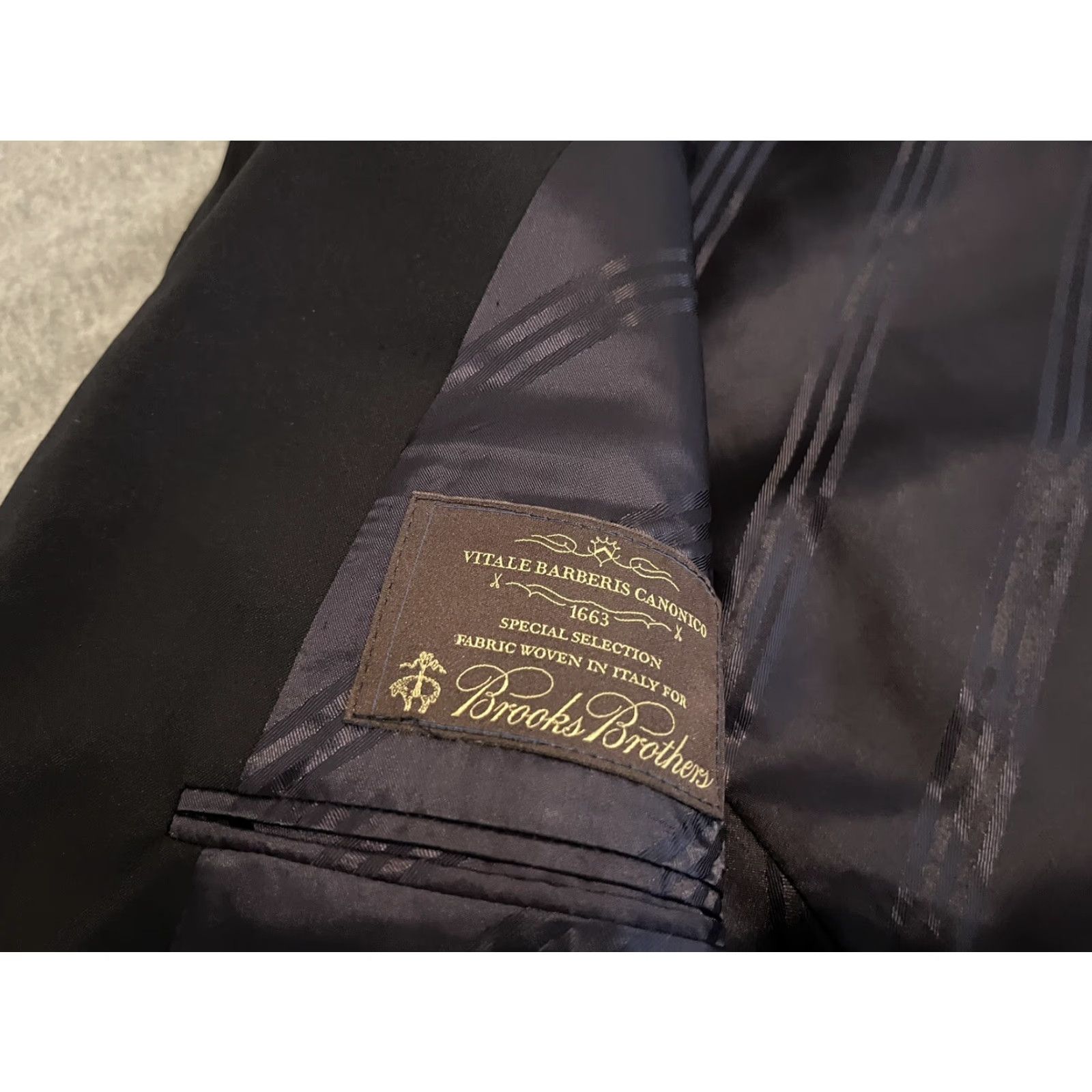 Brooks Brothers Brooks Brothers 1818 Madison Vitale Barberis Canonico Jacket Blazer Coat Mens 44 Blazer Mens 44 Black/Dark Navy Wool 2-Button Vintage? Size 44R - 3 Thumbnail