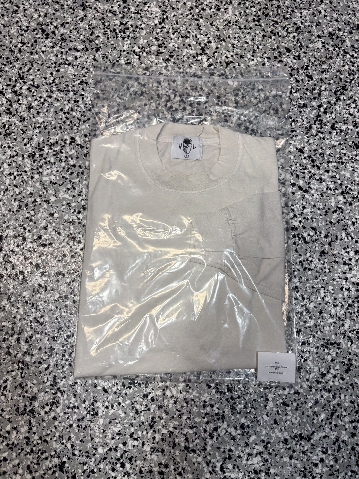Warren Lotas 2022 Warren Lotas Signature “FLAMED SKULLS” L/S Shirt Size L Size US L / EU 52-54 / 3 - 4 Thumbnail