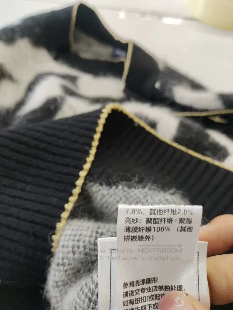 Chanel Chanel Black White Mohair Sweater. Size US XS / EU 42 / 0 - 6 Thumbnail