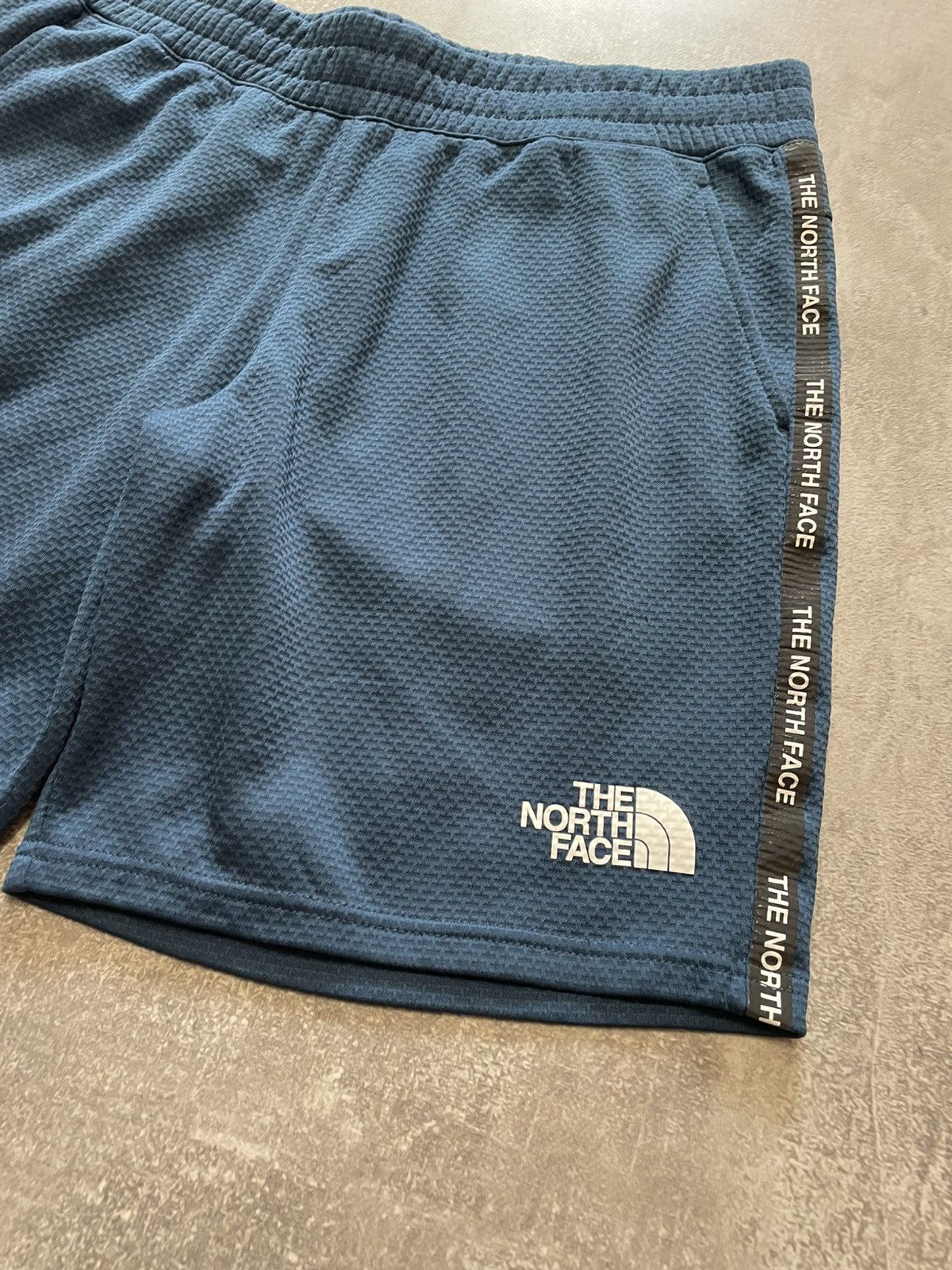 The North Face The North Face Shorts Size L Size US 34 / EU 50 - 4 Thumbnail
