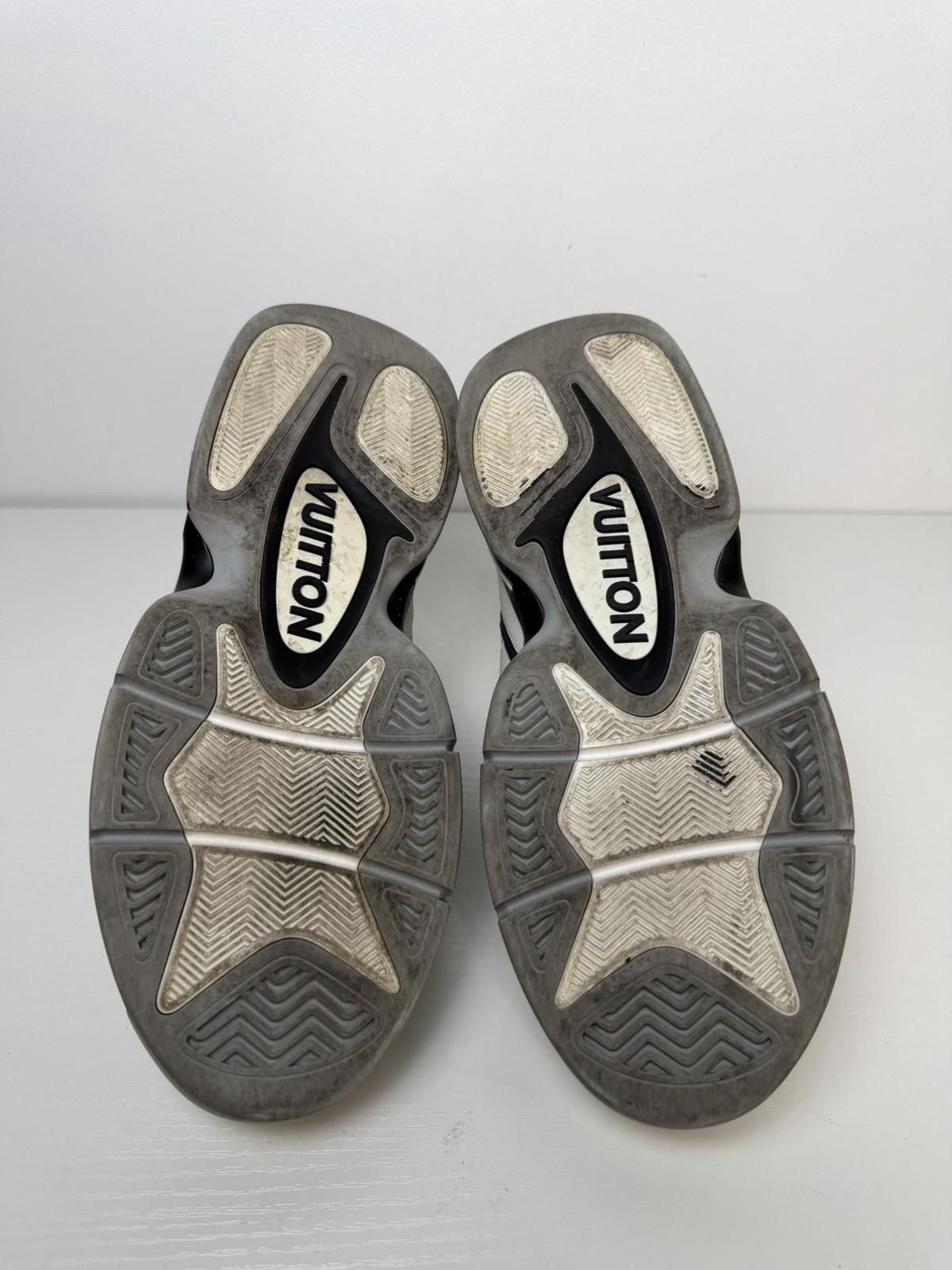 Louis Vuitton Louis Vuitton LV Trainer 2 High White Black SZ 8LV 10 US Size US 10 / EU 43 - 6 Thumbnail