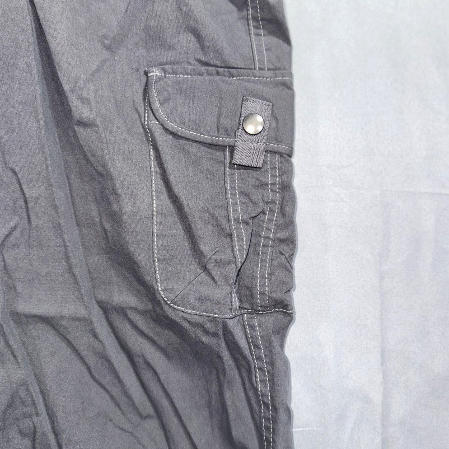 Vintage KÜHL Legendary Pants Womens 14 Gray Cargo Twill Straight Pockets Zip Back Logo casual outdoor hiking Size 36" / US 14 / IT 50 - 4 Thumbnail