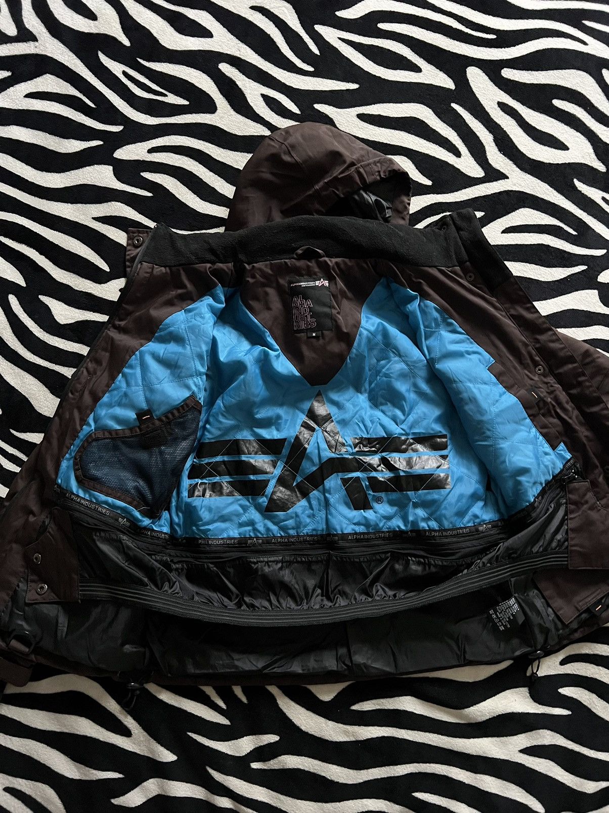 Alpha Industries Alpha Industries ski jacket rare vintage belted size M Size M / US 6-8 / IT 42-44 - 2 Thumbnail