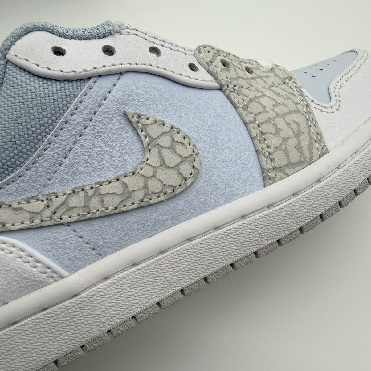 Jordan Brand Jordan 1 Low SE Blue Tint Elephant Tint US 4 Brand New Size US 4 / IT 34 - 6 Thumbnail