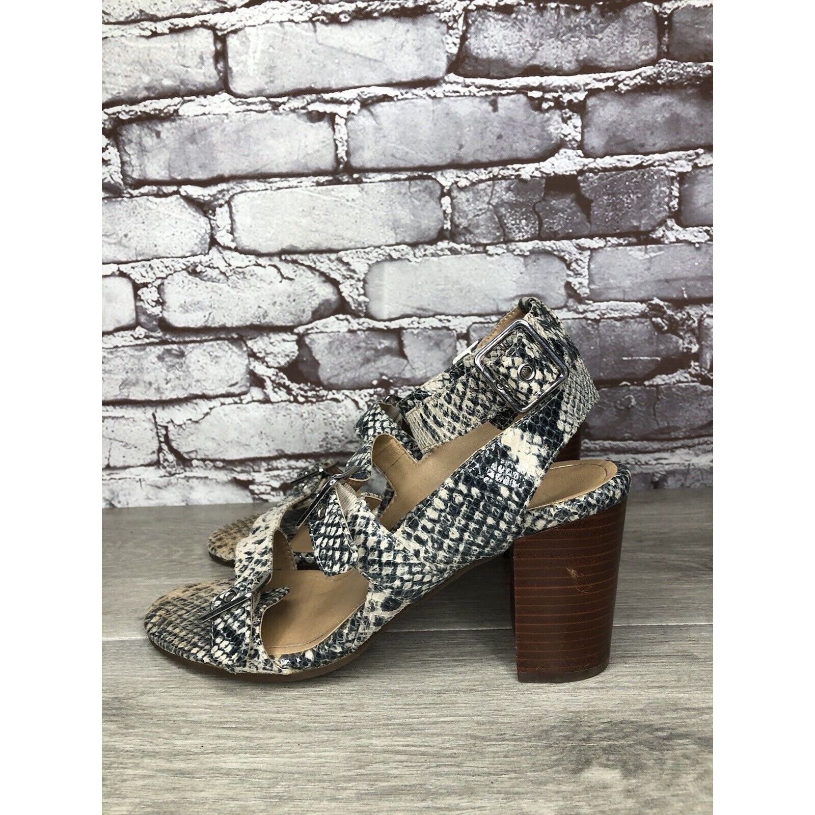 Other Vionic Carmel Grey Ivory Leather Snake Print Heel Sandals Wo Size US 9.5 / IT 39.5 - 1 Thumbnail